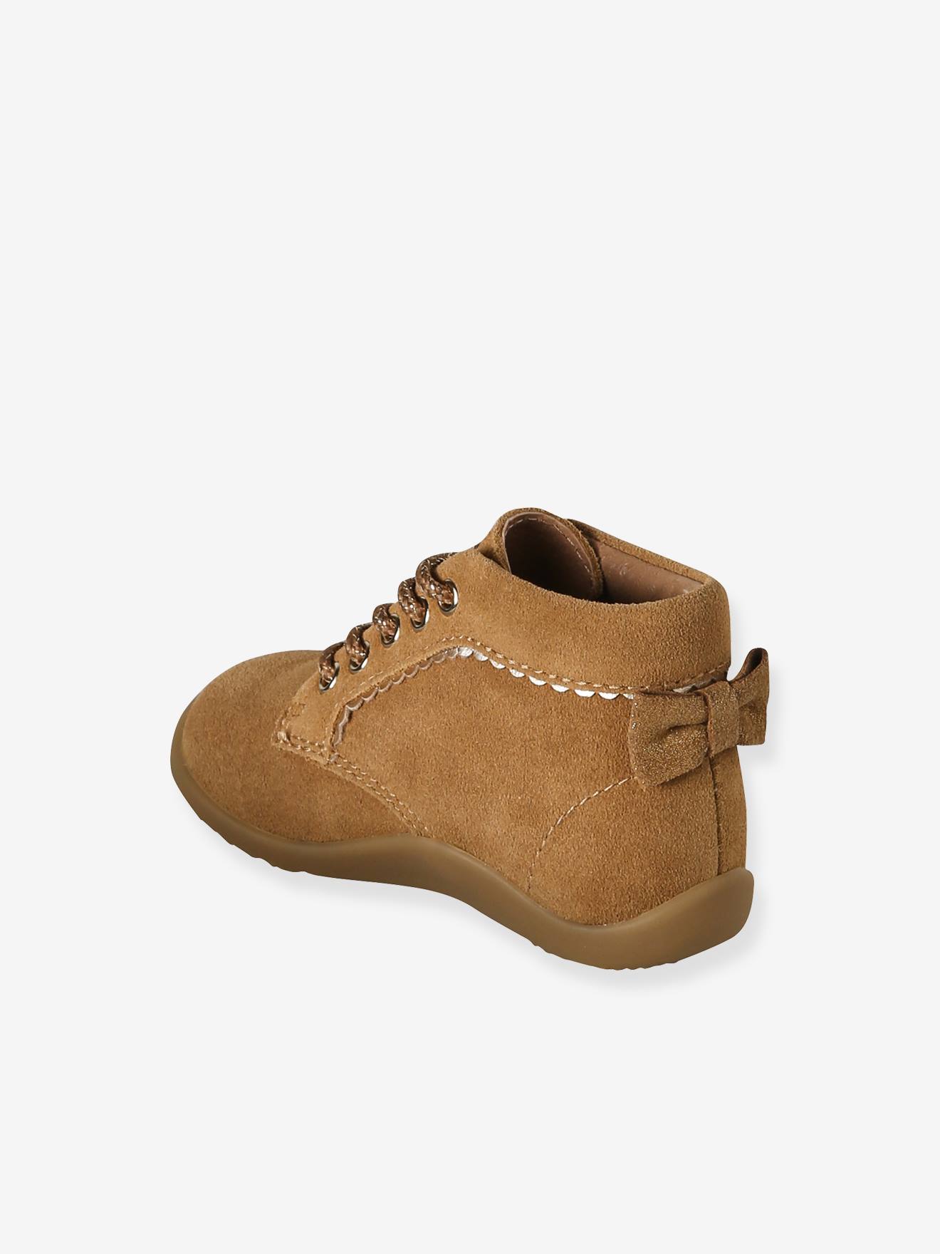 Soepele leren laarsjes voor baby's eerste stapjes