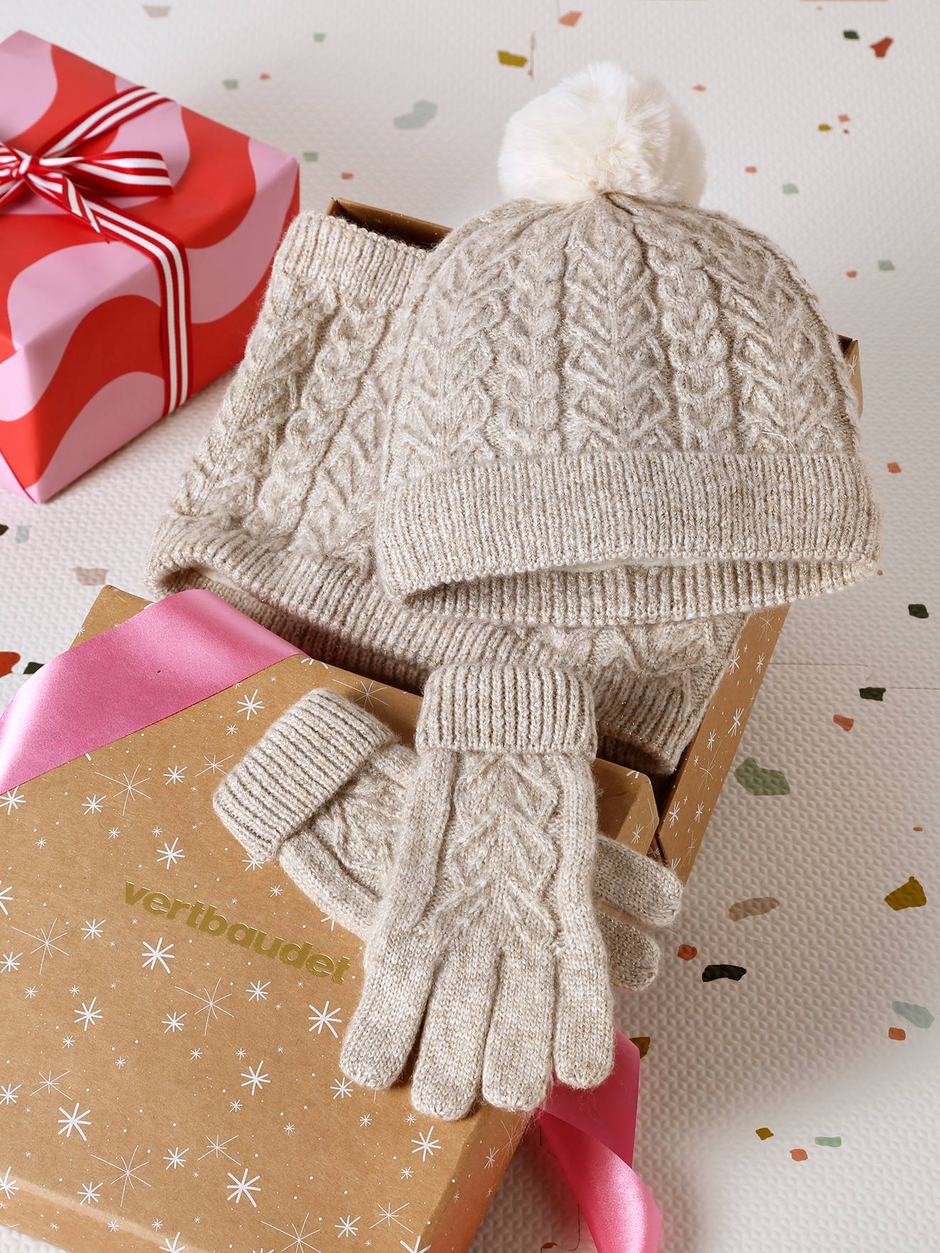 Kerstcadeauset voor meisjes muts + snood + wanten/handschoenen gemêleerd beige