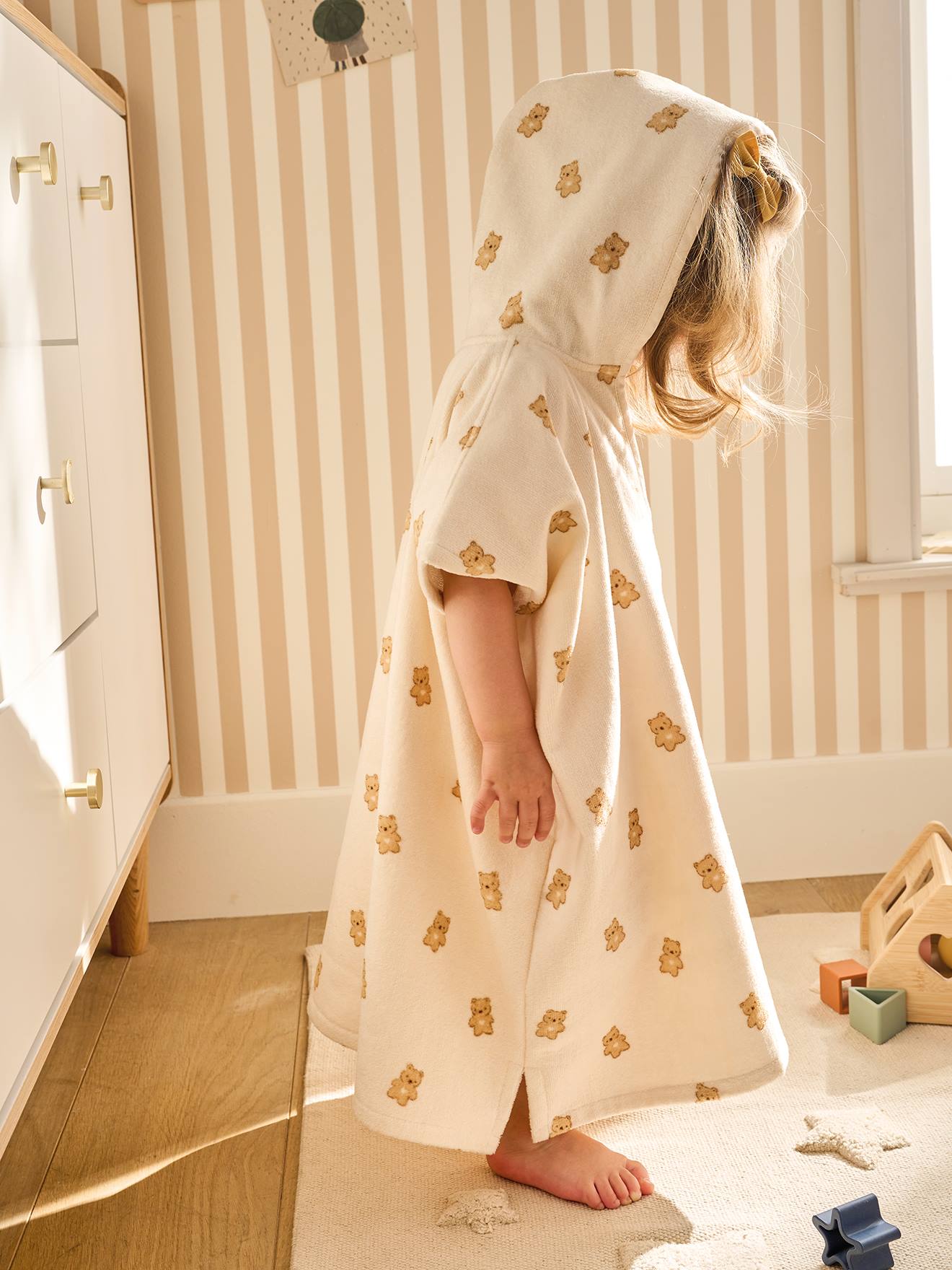 Personaliseerbare baby badponcho PETIT OURS, met gerecycled katoen wit, bedrukt