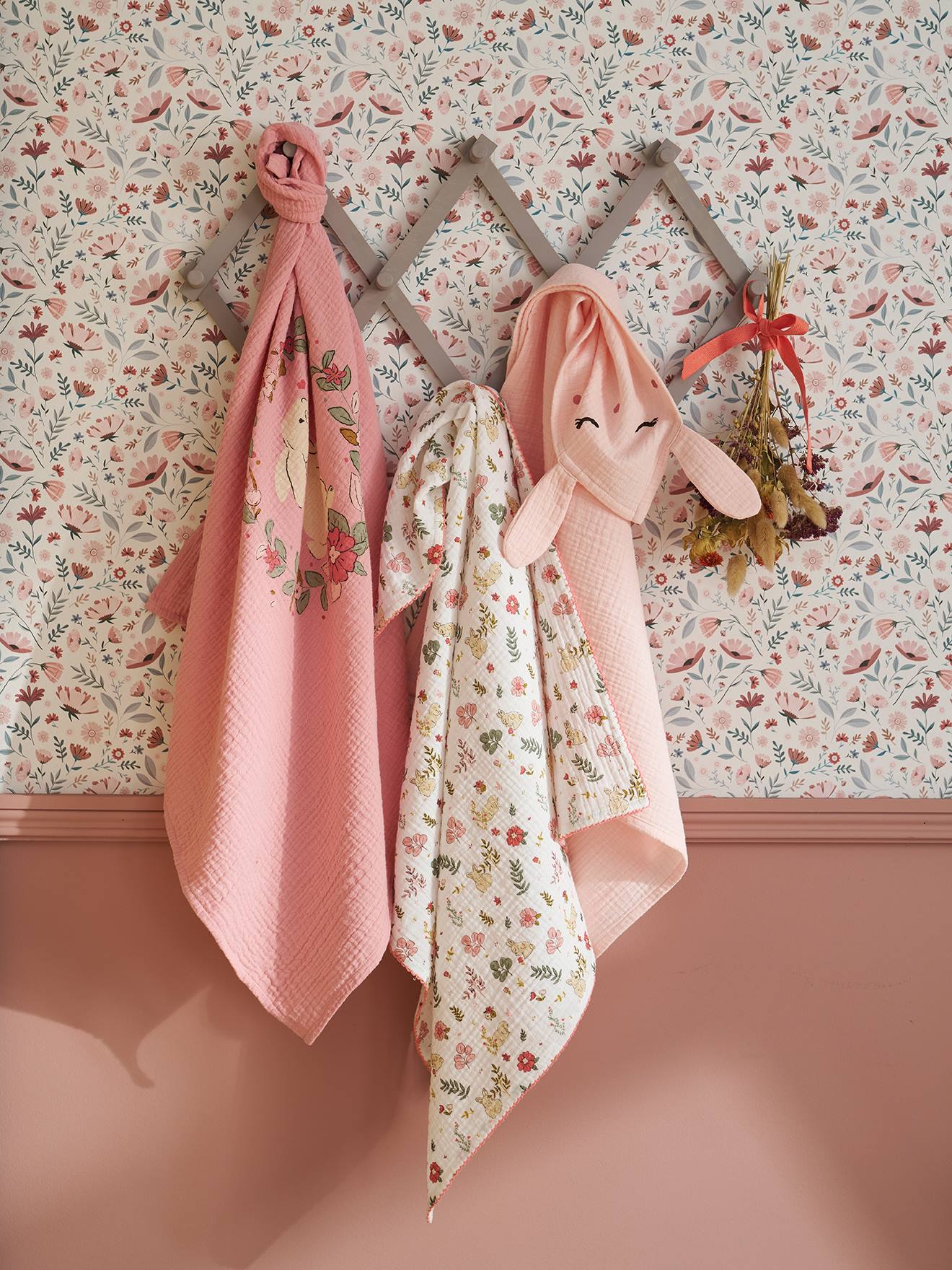 Set van 3 luiers in katoenen gaas LAPIN ENCHANTÉ veel roze