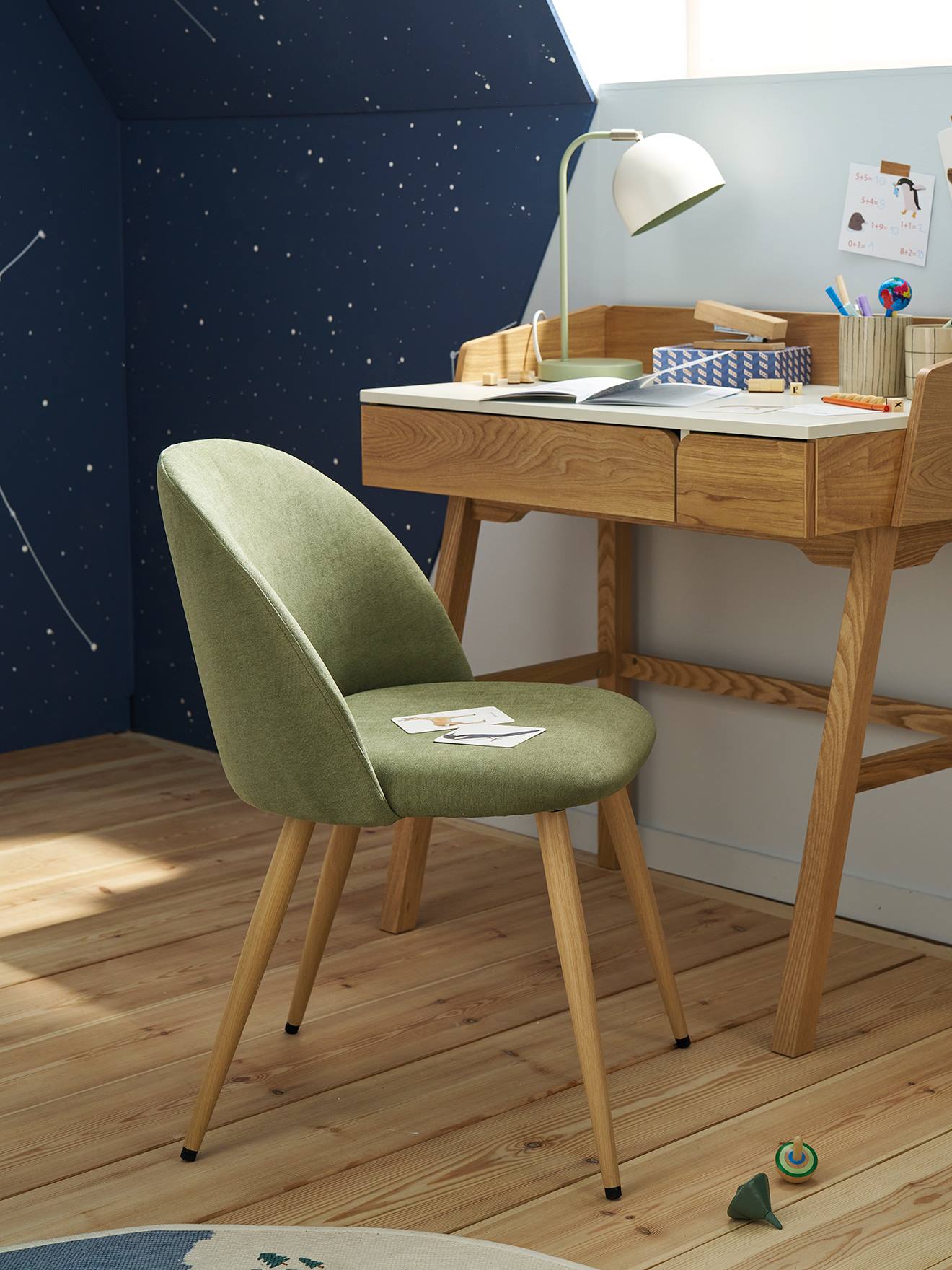 Kinderstoel van gemêleerde stof groen