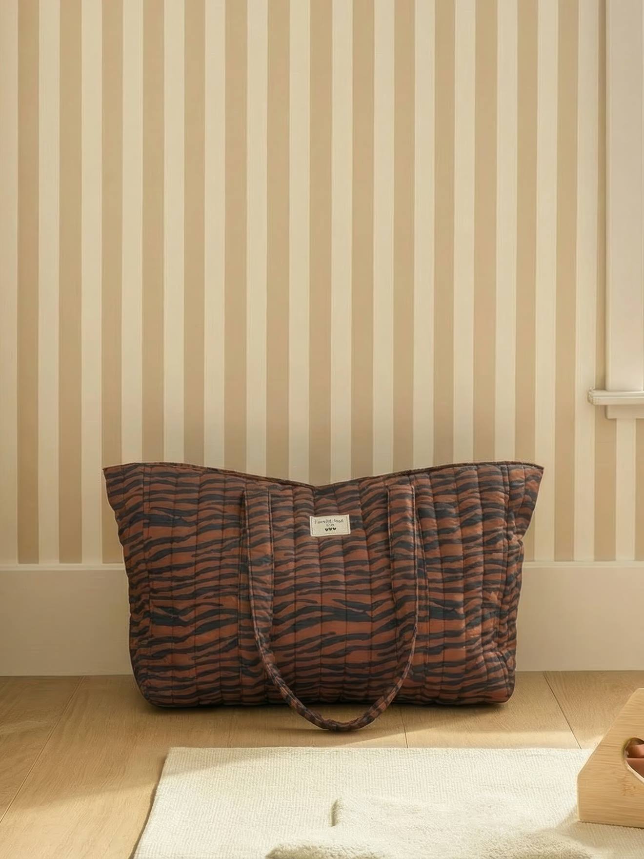 Totebag Wildlife in katoenen canvas mahonie