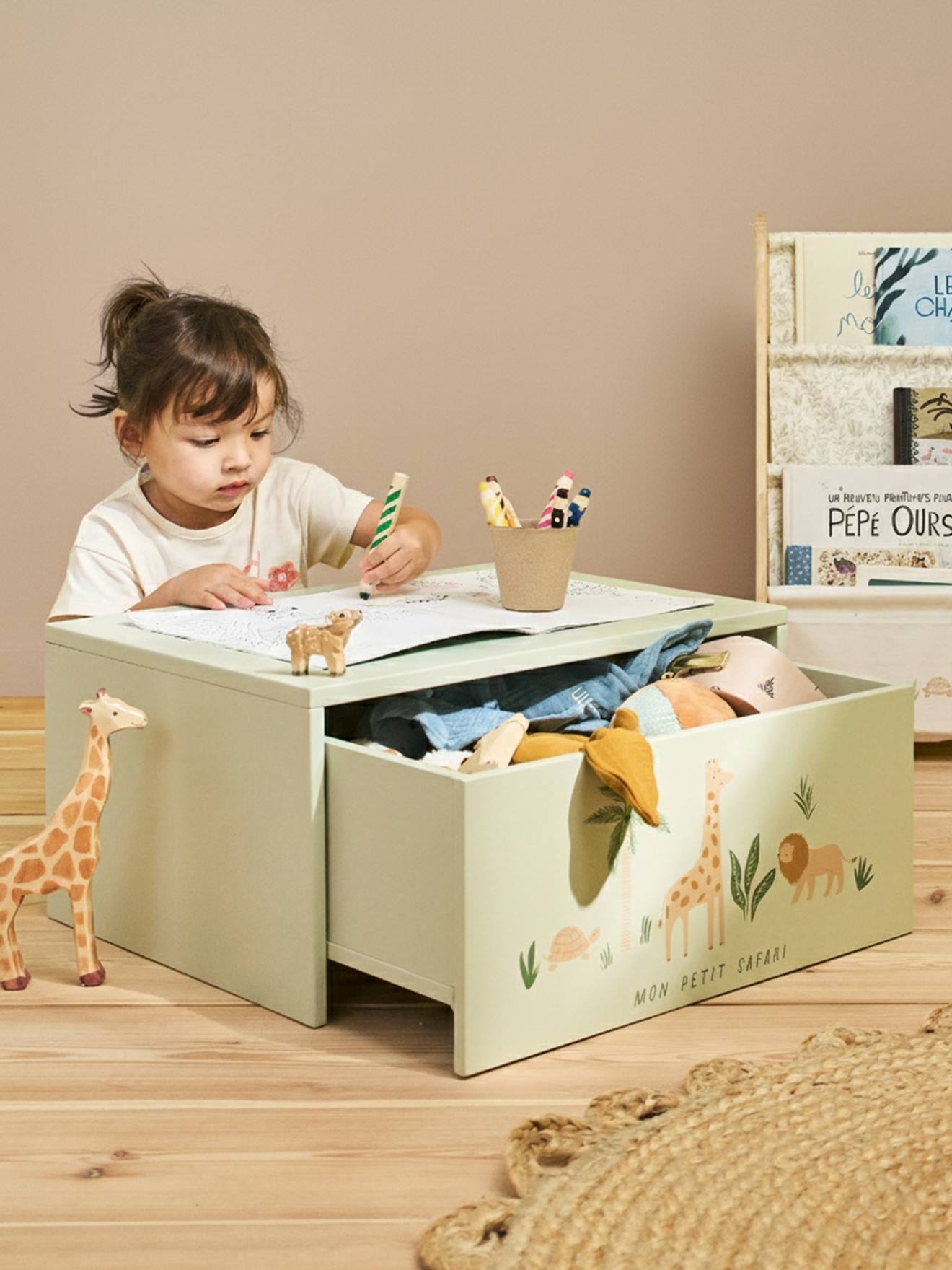 Activiteitentafel met opbergkoffer beige