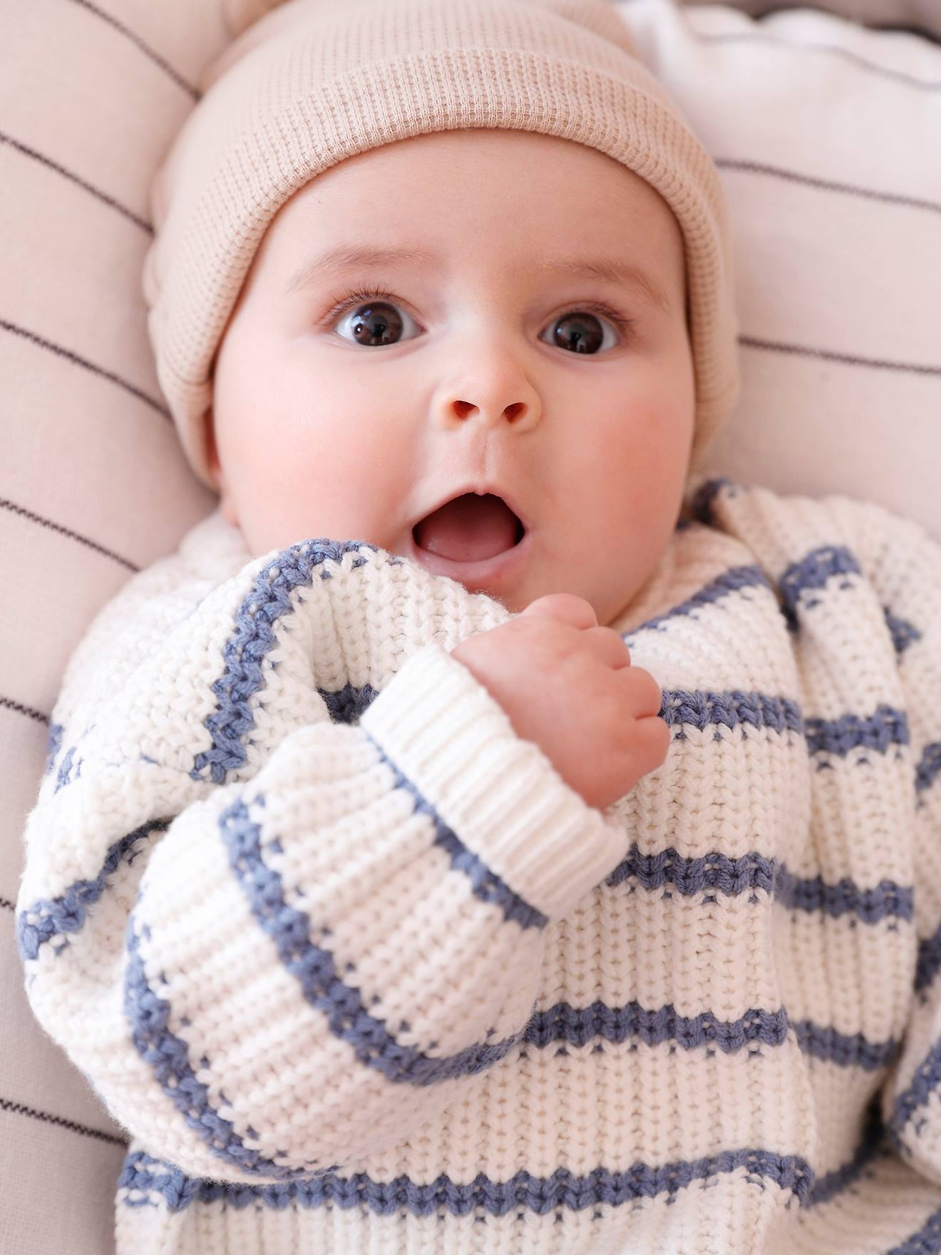 Marine trui voor baby's met opening aan de achterkant blauw