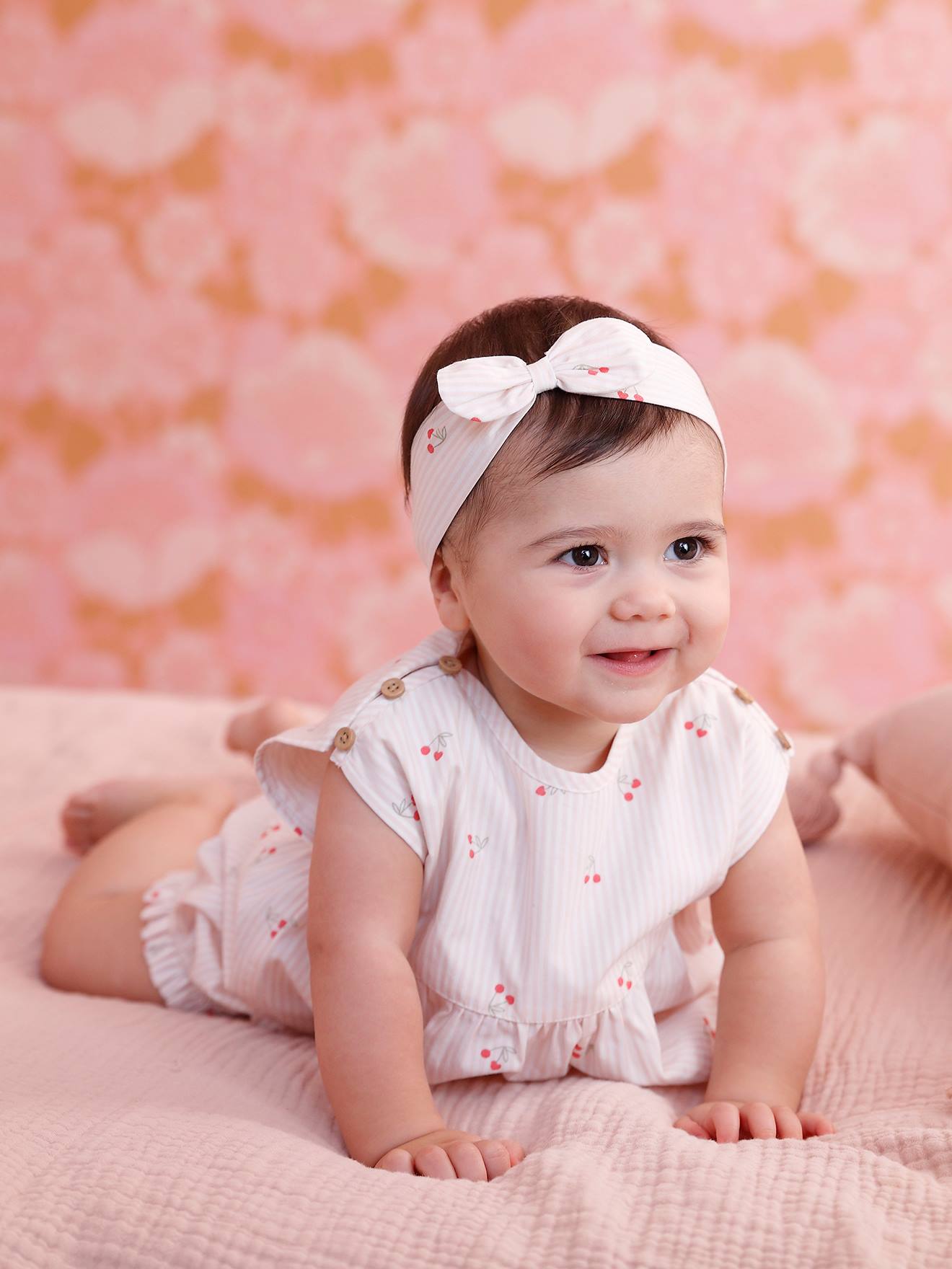 3-delige set met short, shirt en haarband ecru