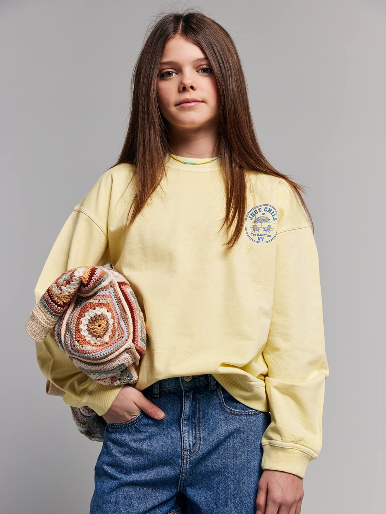 Sweater voor jongens "Just Chill" lichtgeel