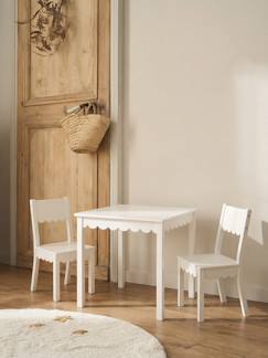 Slaapkamer en Opbergoplossingen-Tafel en 2 kinderstoelen met feston