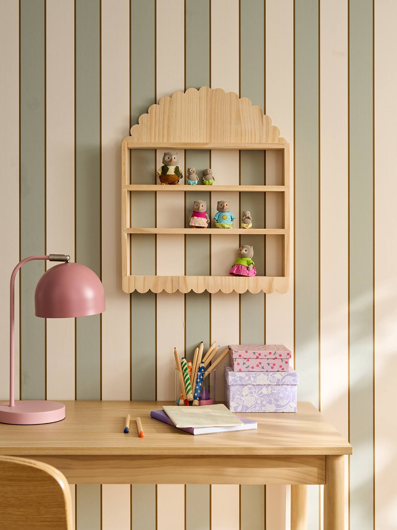 Opbergrek figuurtjes hout feston beige