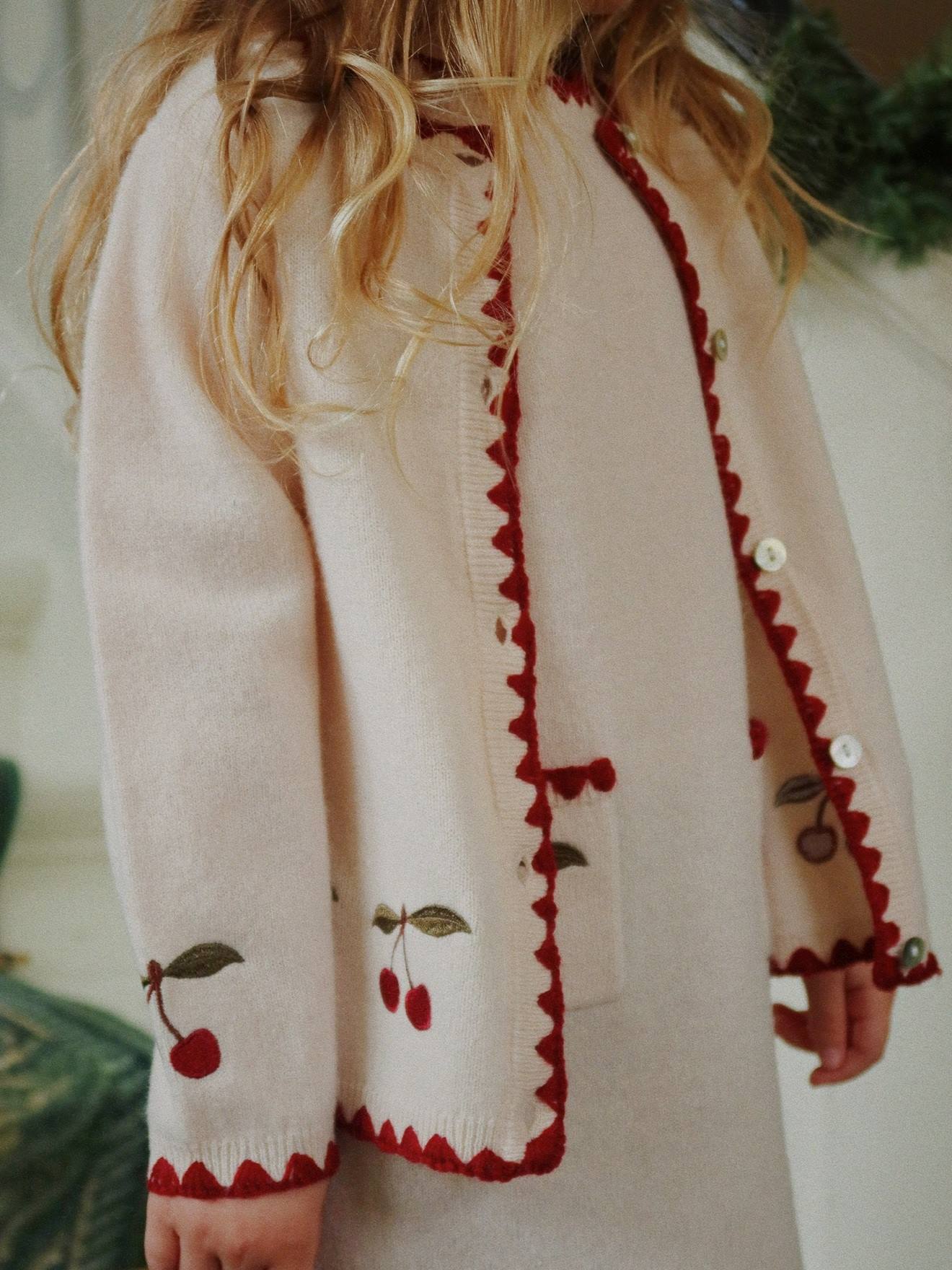 Vest met geborduurde kersen beige