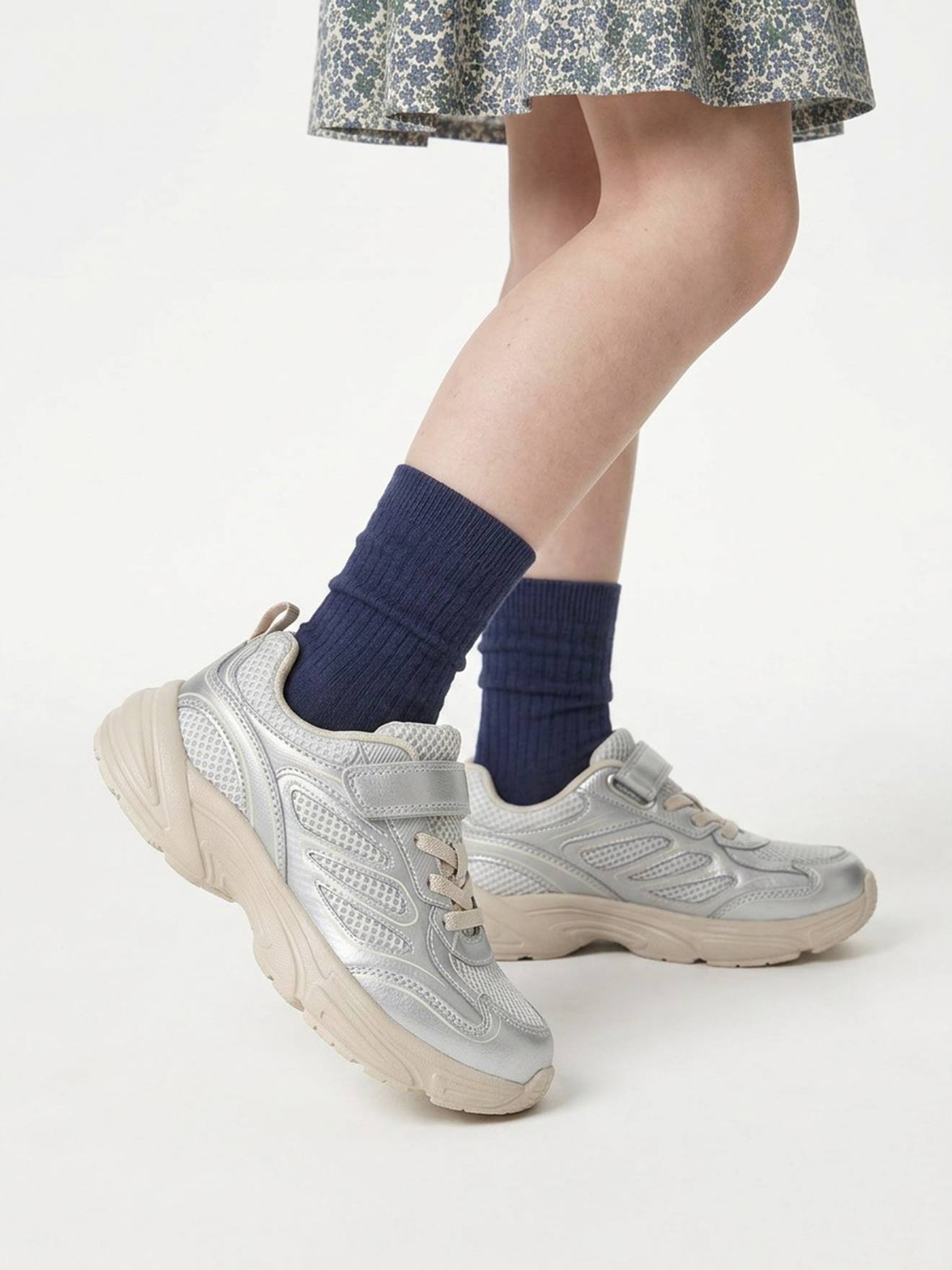 Meisjes sneakers met klittenbandsluiting zilver
