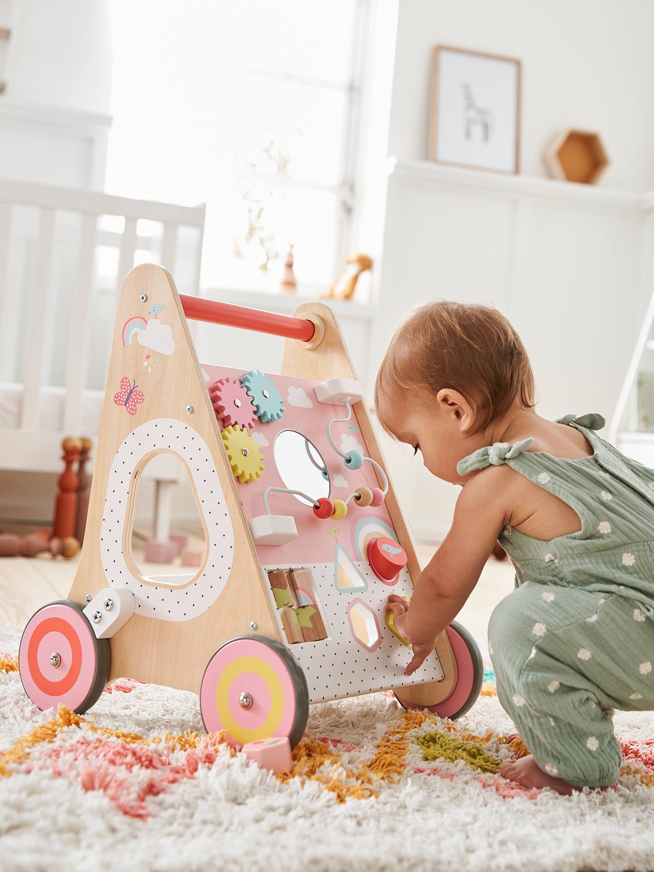 Loopwagen met houten remmen roze