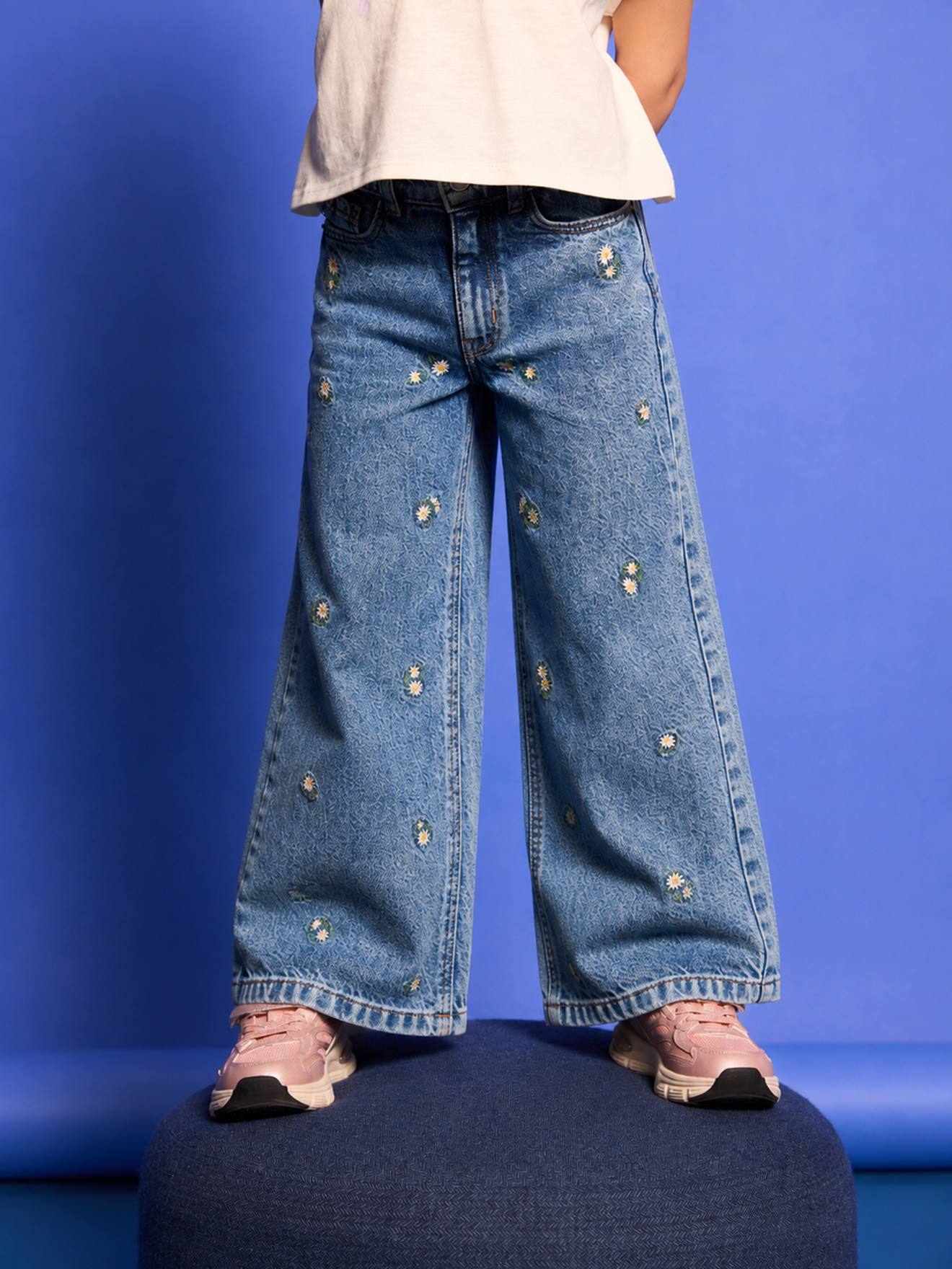 Wijde jeans voor meisjes Susan geborduurd jeansblauw