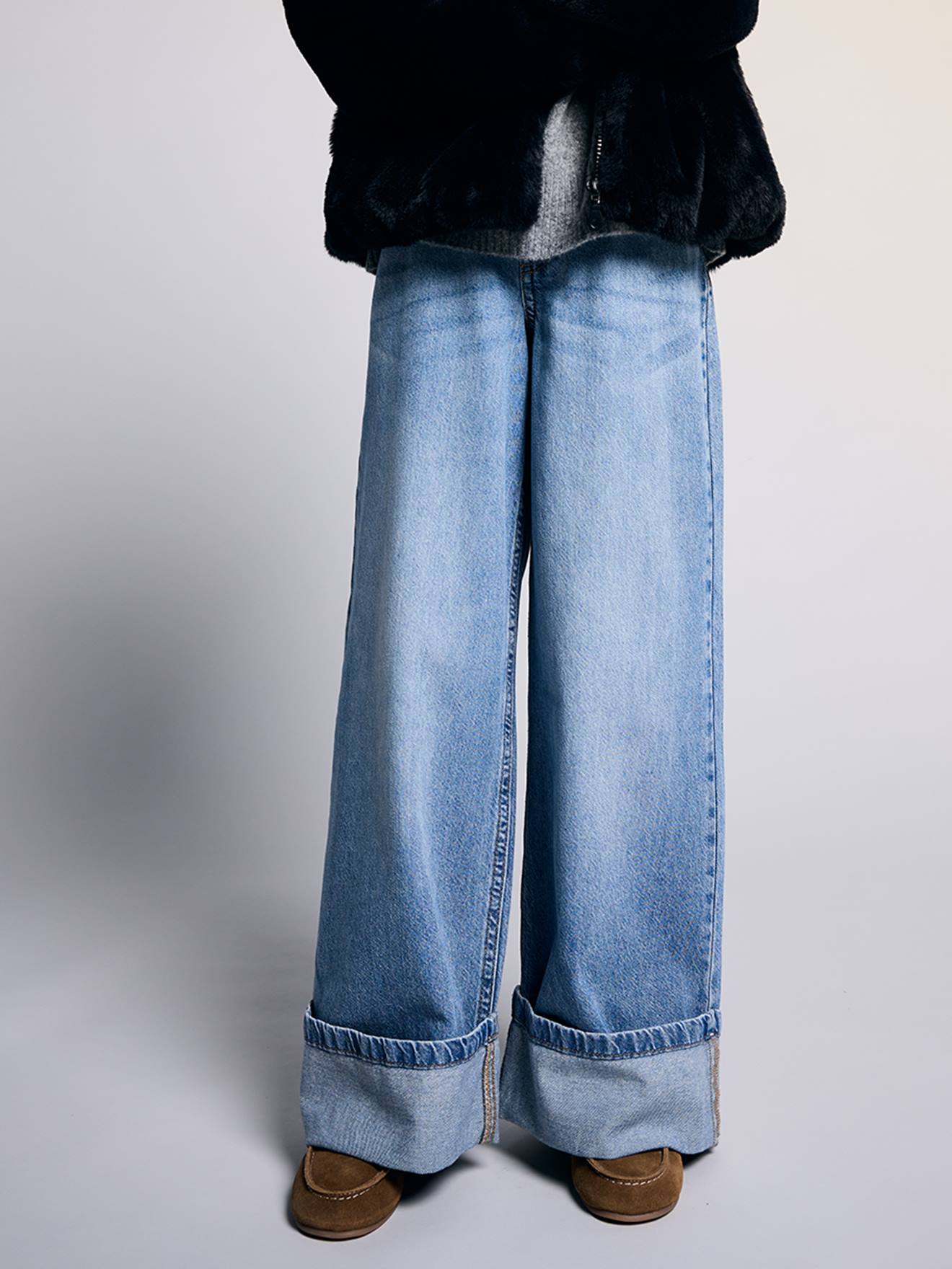 Wijde meisjesjeans met omslag middenblauw