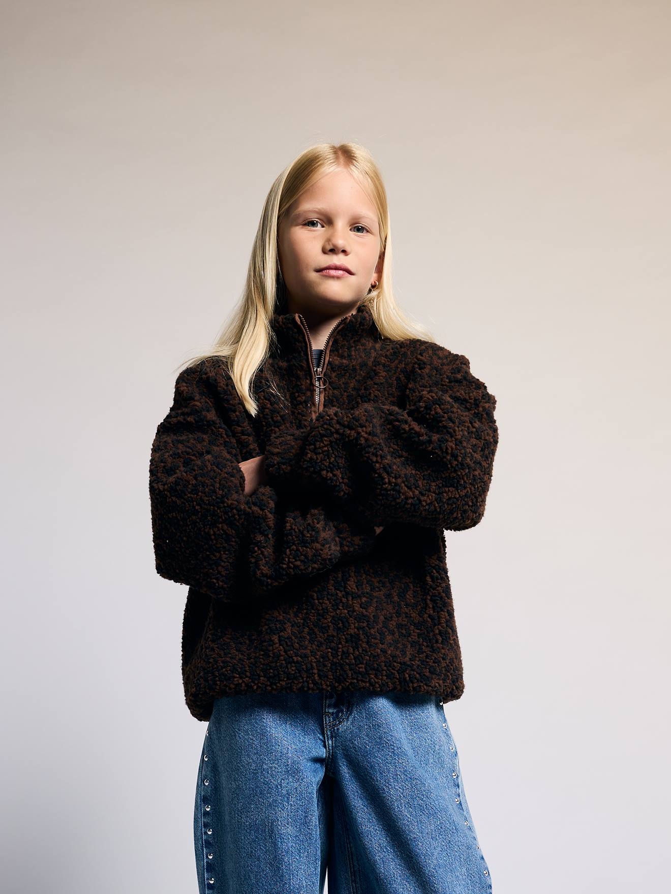 Meisjessweater van sherpa met rits chocoladebruin