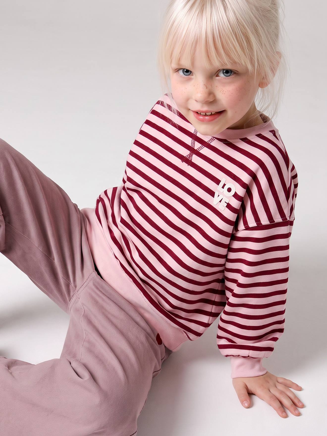 Meisjessweater met strepen rood