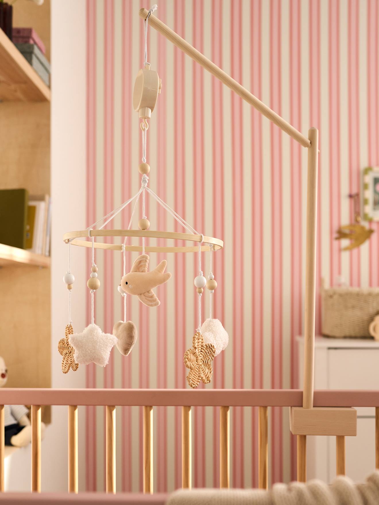 Houten muziekmobiel beige