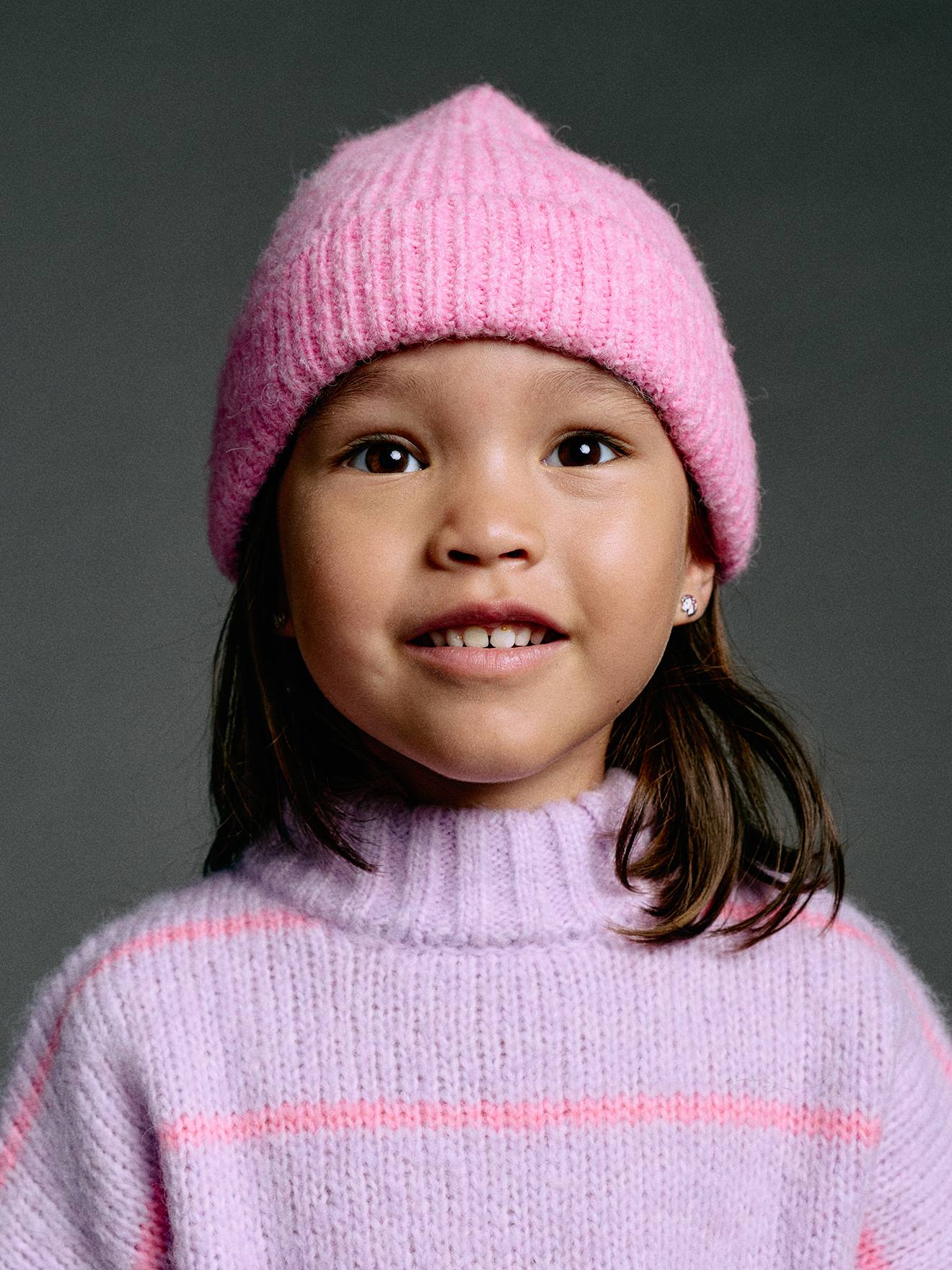 Meisjesset muts en colsjaal van tricot fuchsia