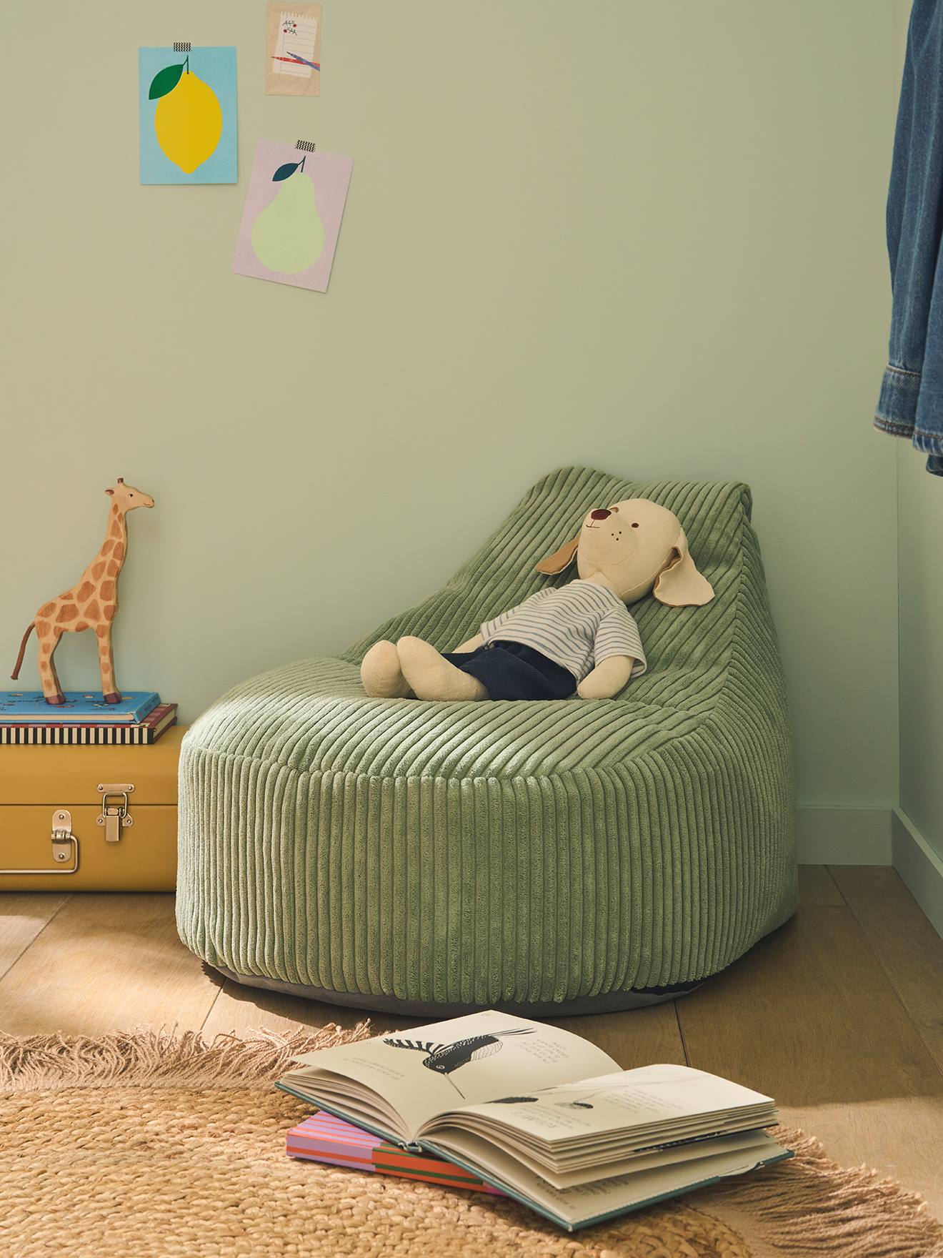 Kinderpoef van ribfluweel groen