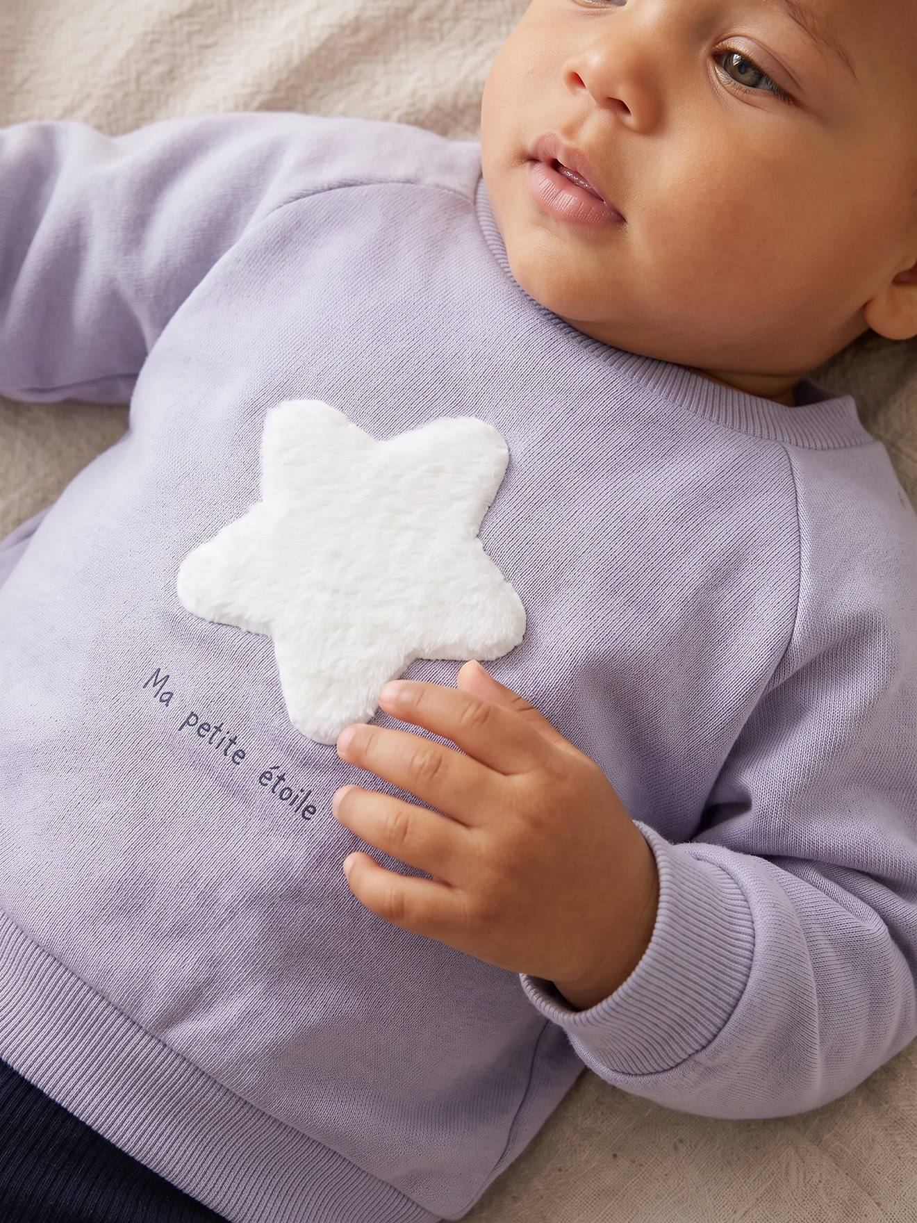 Baby sweater met rugopening hemelsblauw