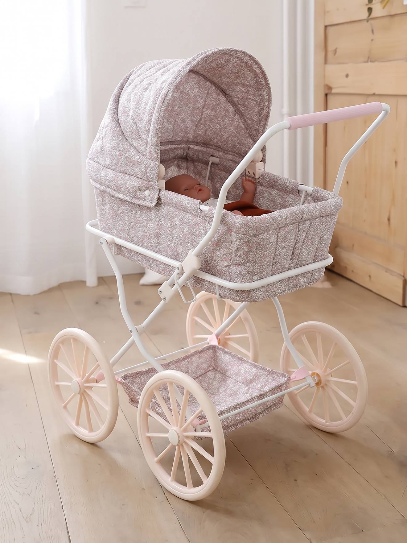Poppenwagen rozen