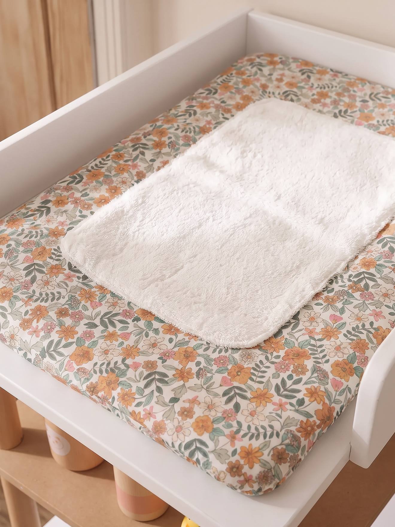 Aankleedkussen voor babypop geel