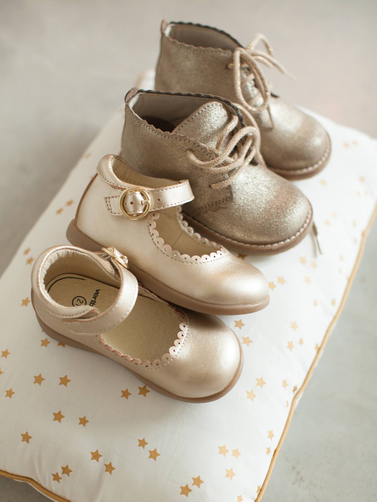 Laarzen met leren veters voor meisjesbaby's goud