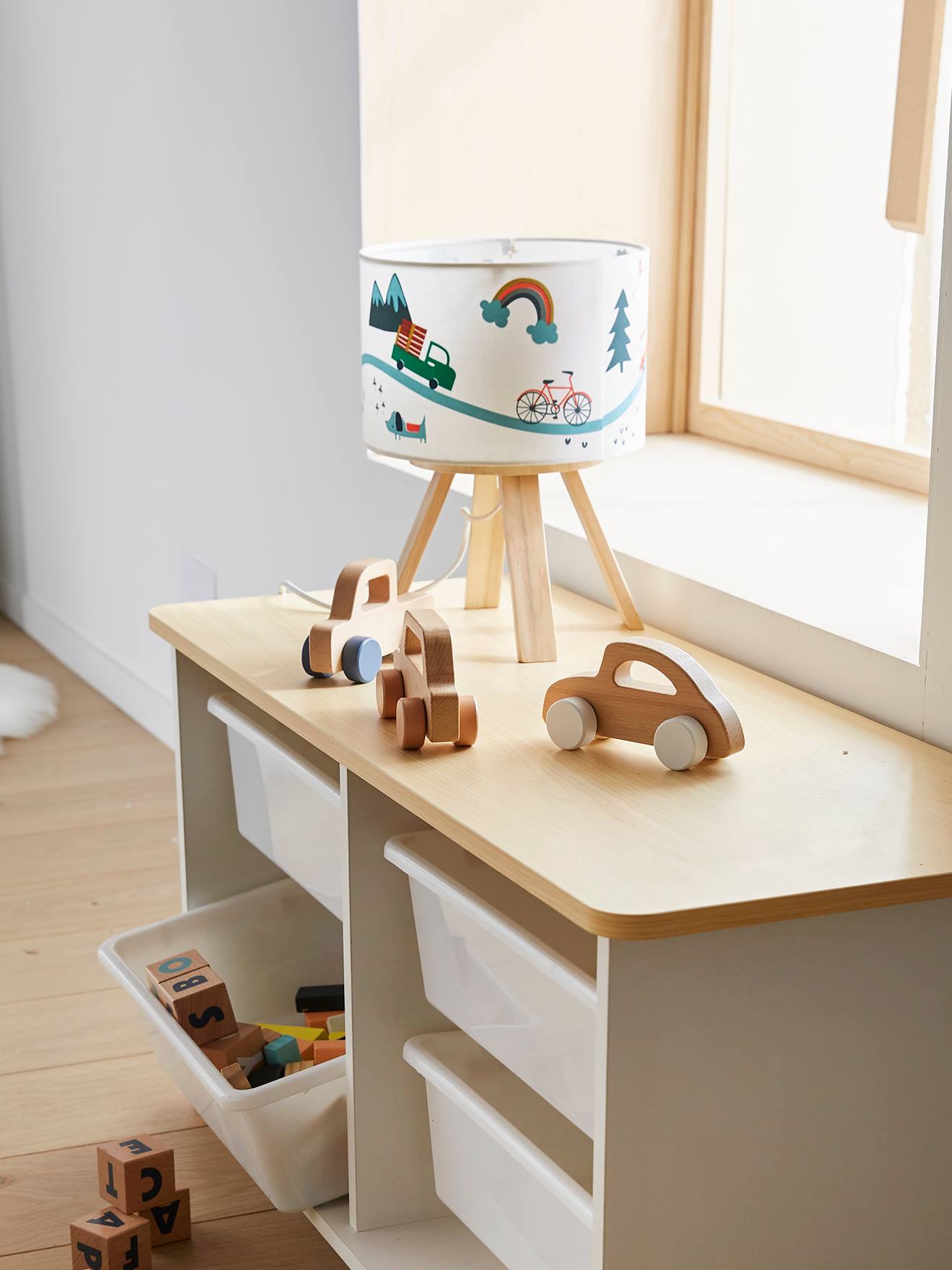 Leeslamp op pootjes van hout WAGEN groen