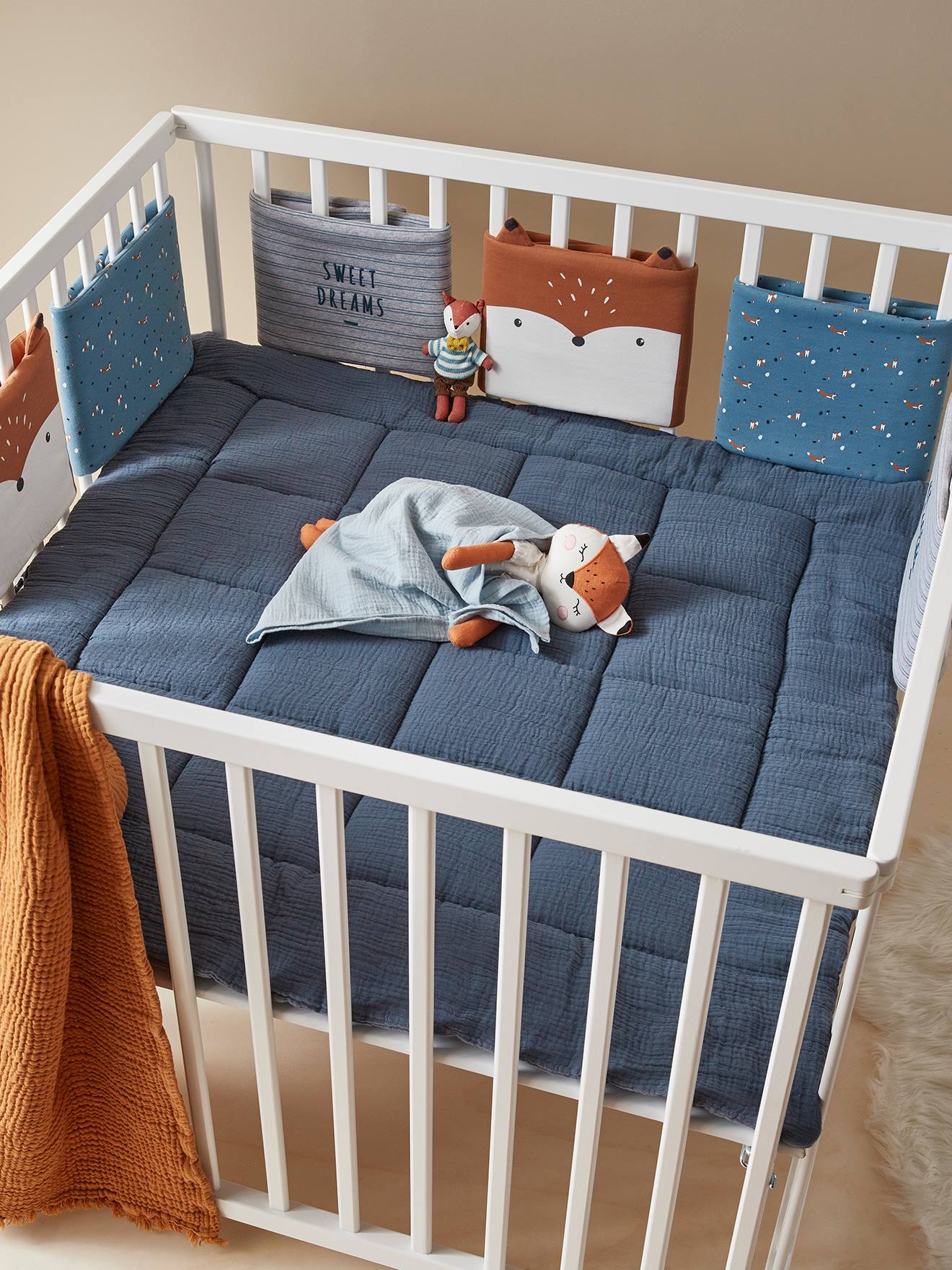 Ademende bumper BABY FOX blauw/meerkleurig