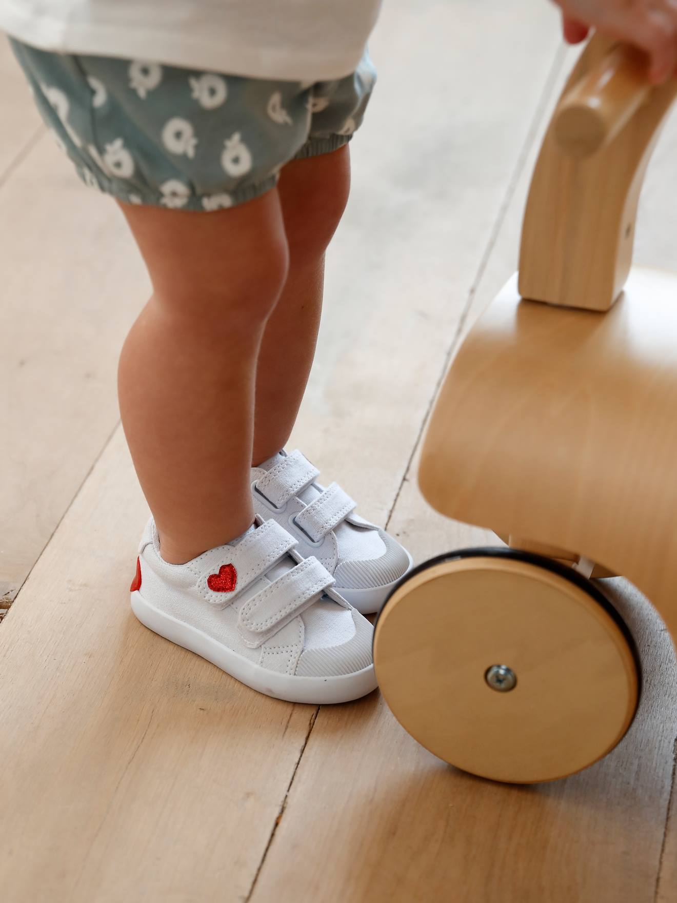 Stoffen tennisschoenen met klittenband voor babymeisjes wit