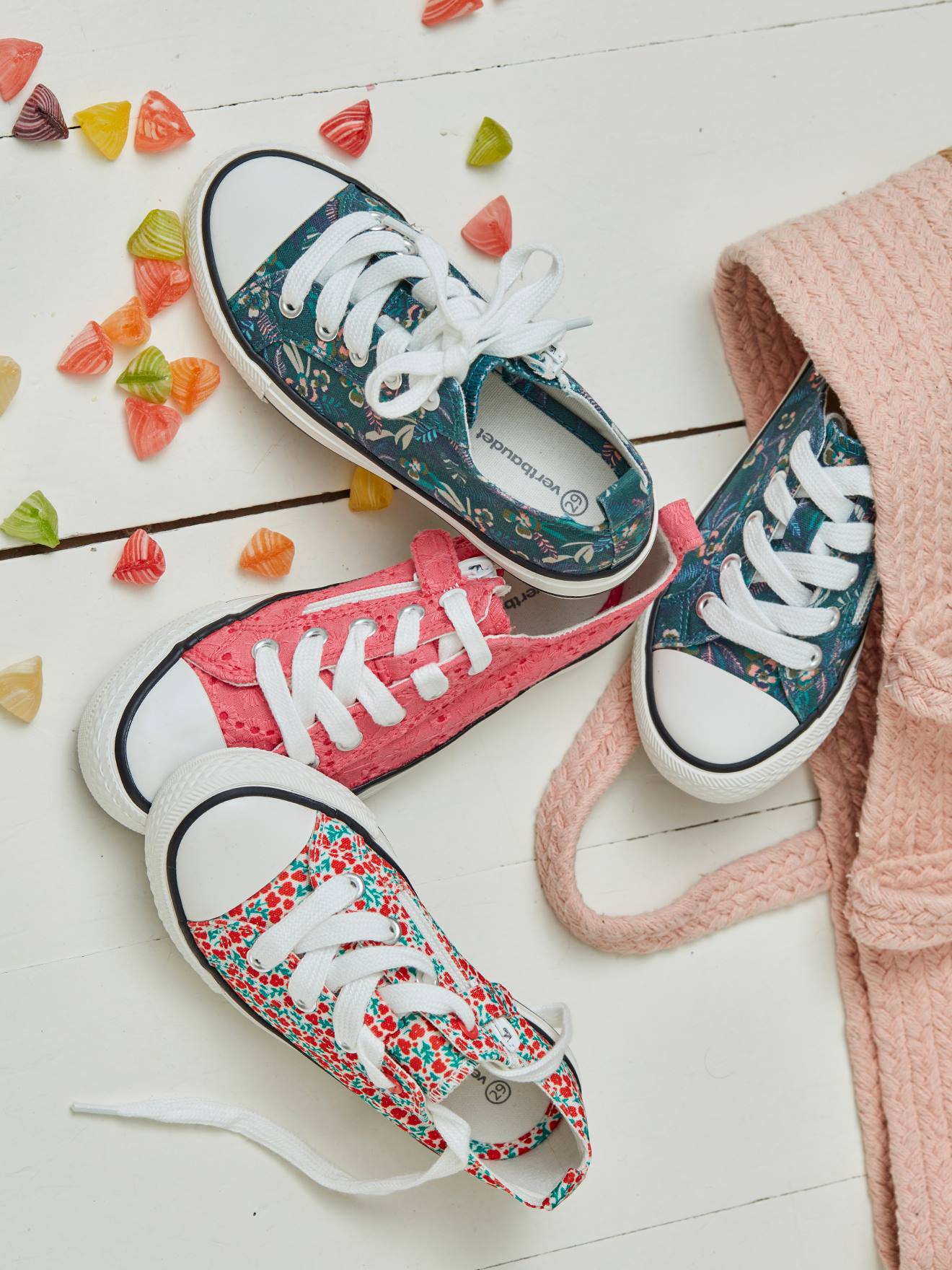 Stoffen decoratieve sneakers voor meisjes groene tropische print