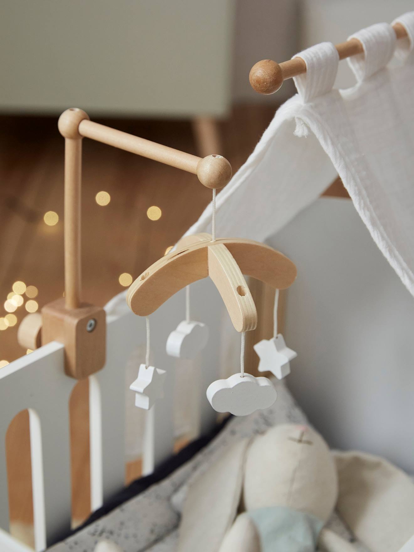 Mobiel voor houten poppenbed wit afbeelding