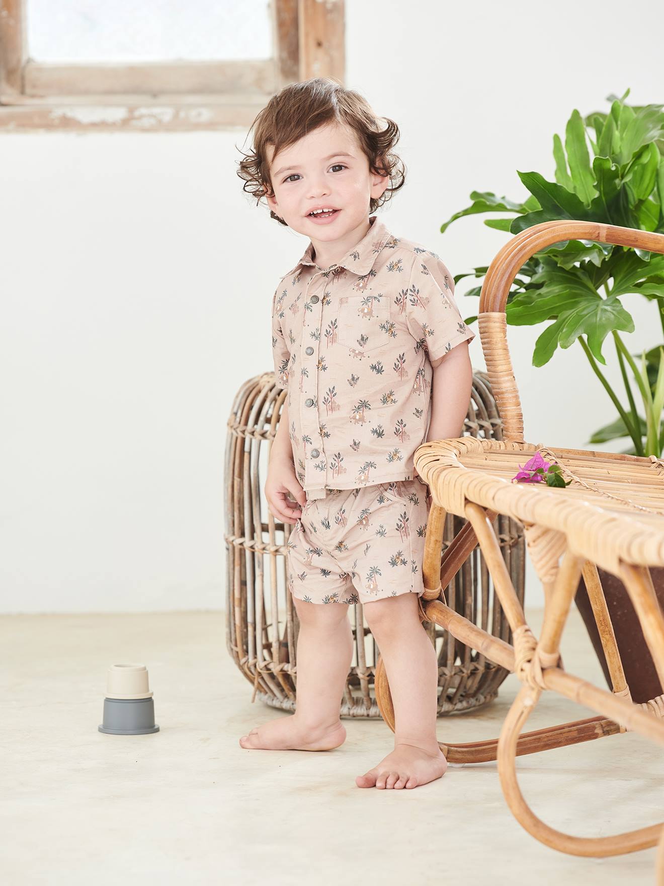 Babyset blouse en short licht taupe bedrukt