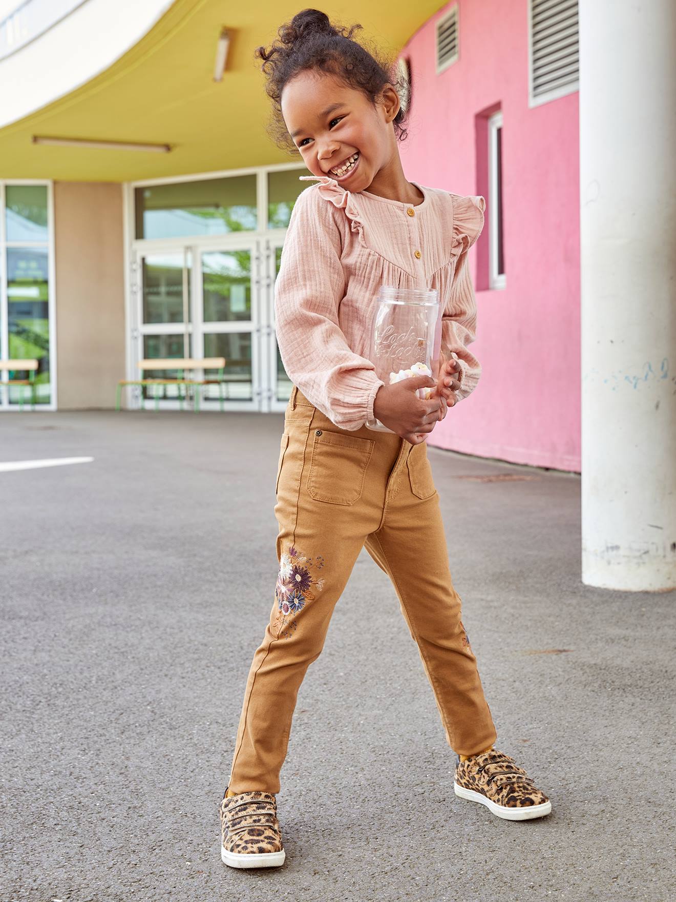 Slim-fit broek met hoge taille en geborduurde bloemen voor meisjes karamel