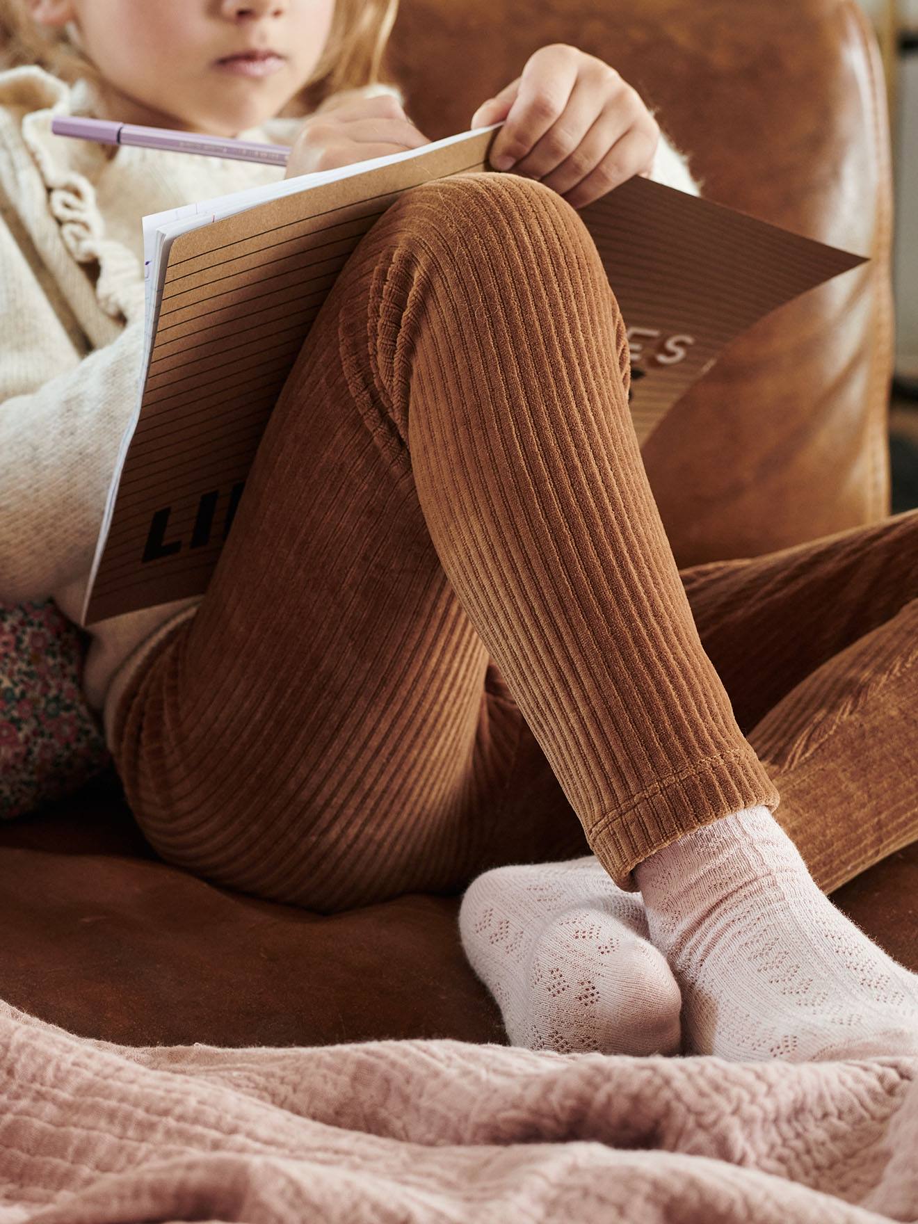 Fluwelen meisjeslegging camel afbeelding