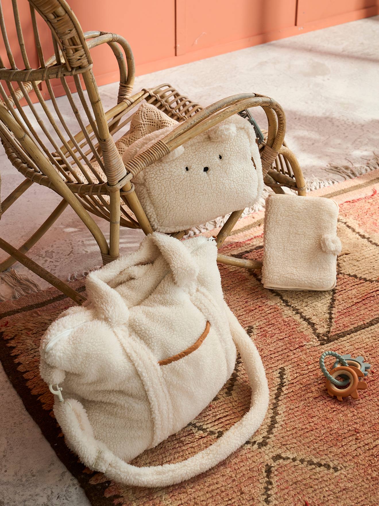 Toilettas in sherpa Beertje PETIT NOMADE ivoor afbeelding 1