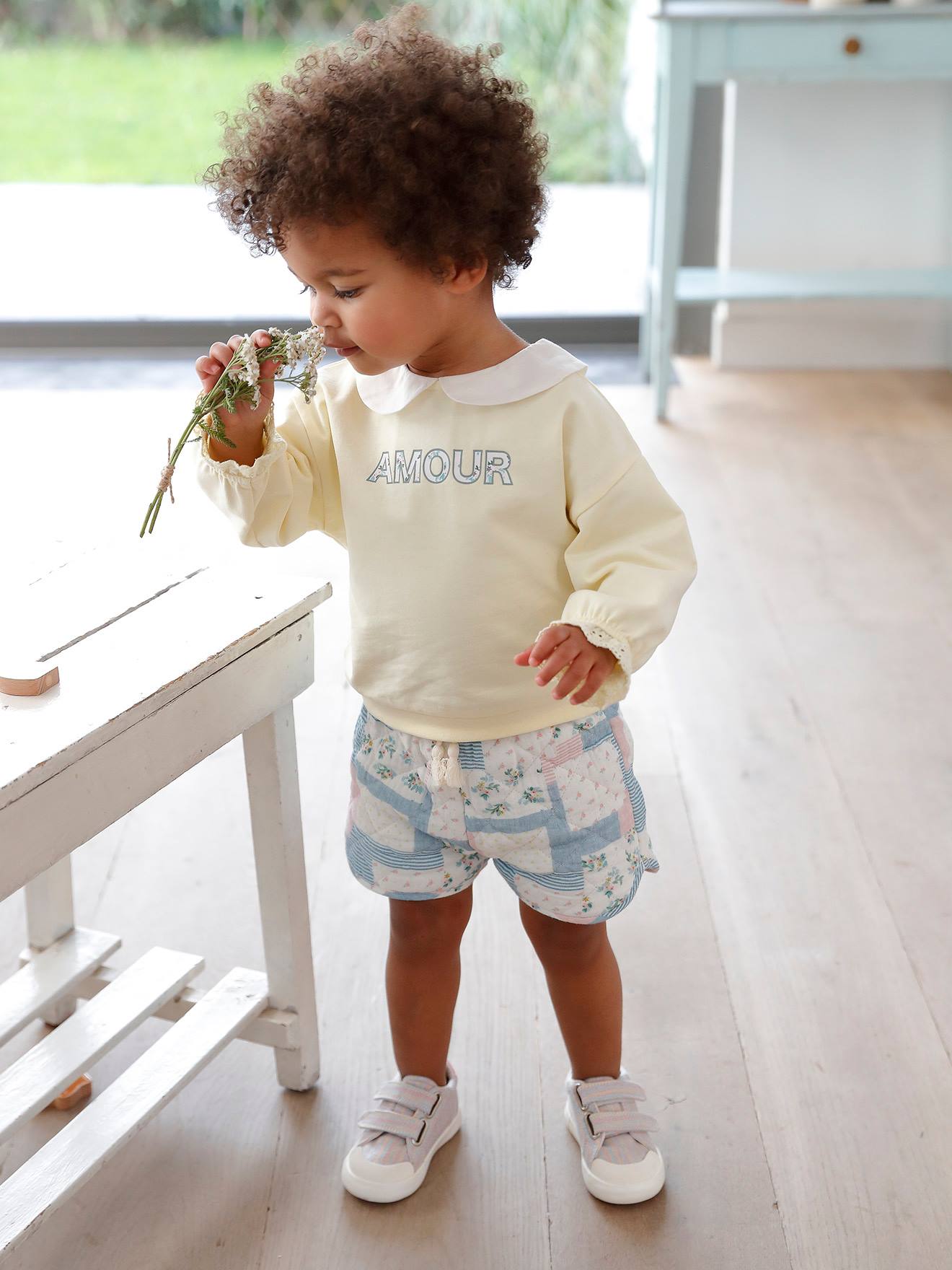 Gewatteerde babyshort met patchworkeffect wit