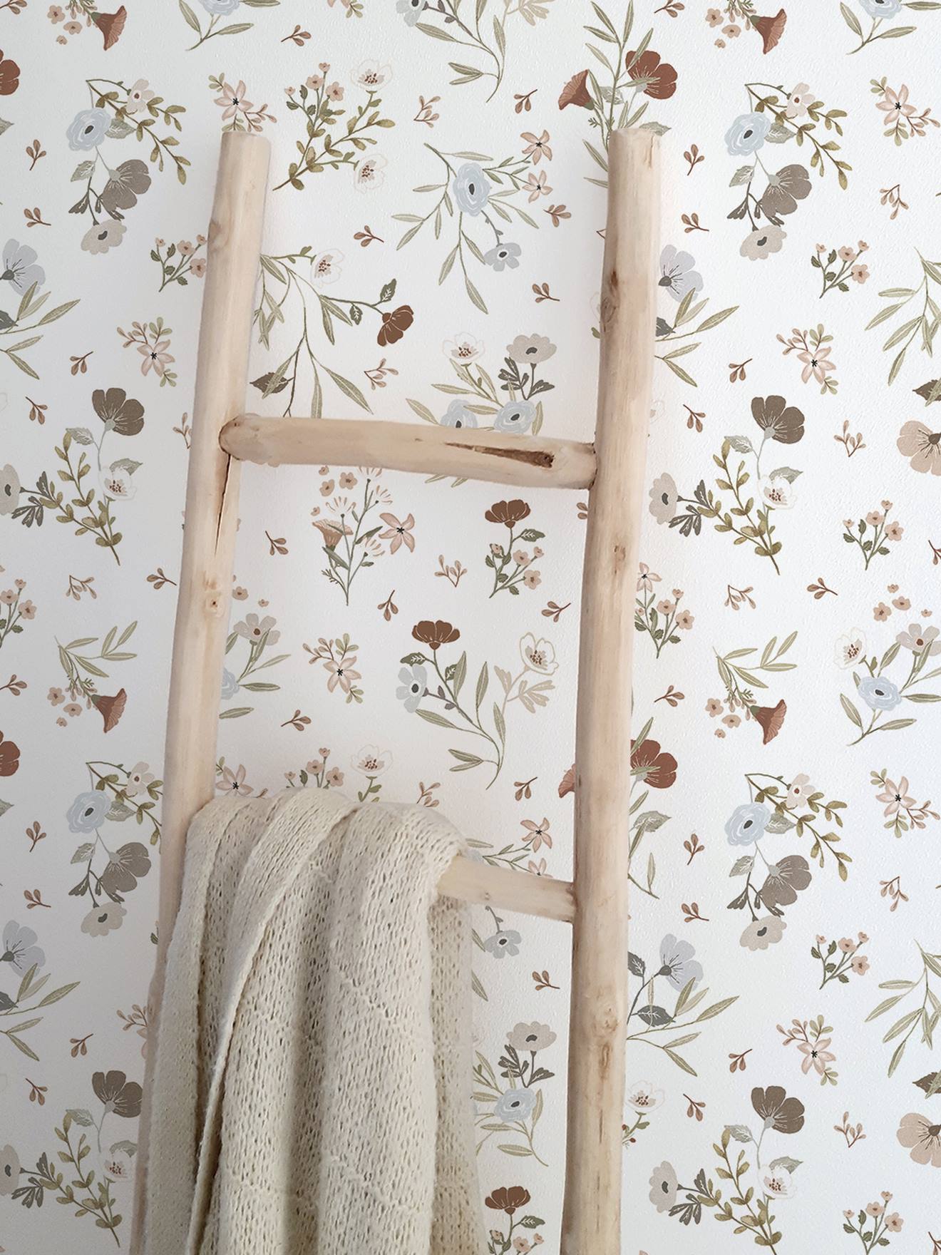 Vintage bloemenbehang Lilydale LILIPINSO nude afbeelding