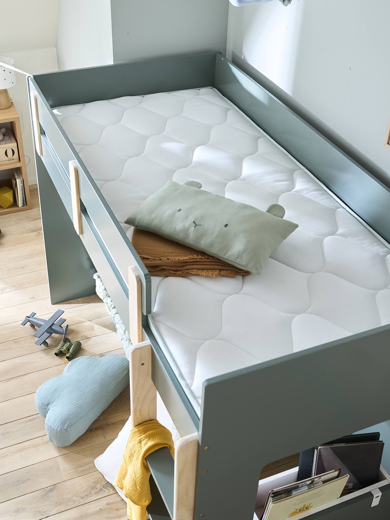 Thermoregulerende matras van gerecycled schuim wit