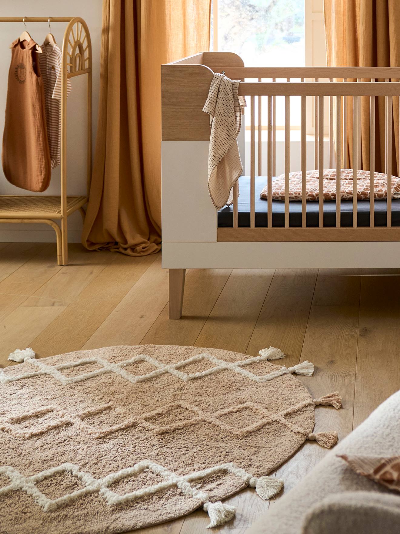 Rond Berber tapijt met pompons beige