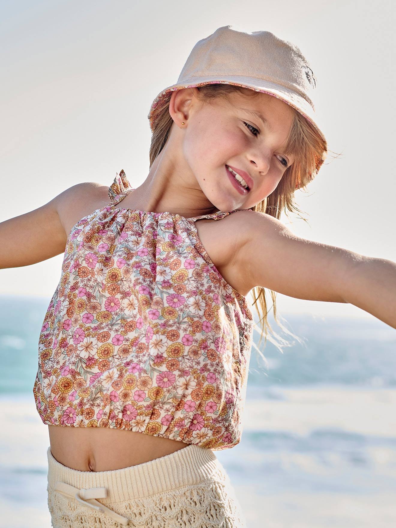 'Cropped' meisjesblouse met bloemenprint en ruches op de bandjes abrikoos (poederkleur)