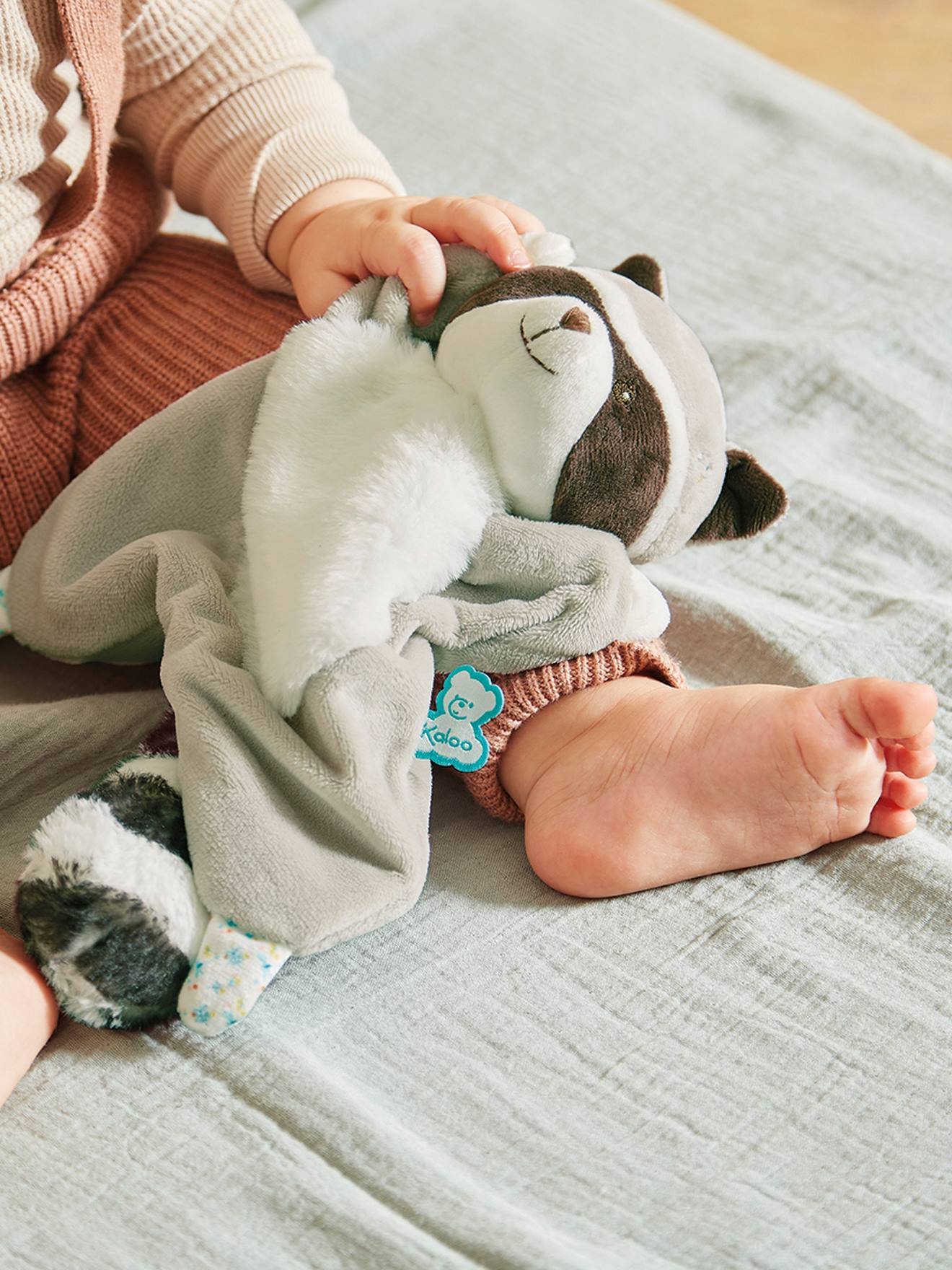 Gaston Wasbeerknuffel - KALOO grijs afbeelding