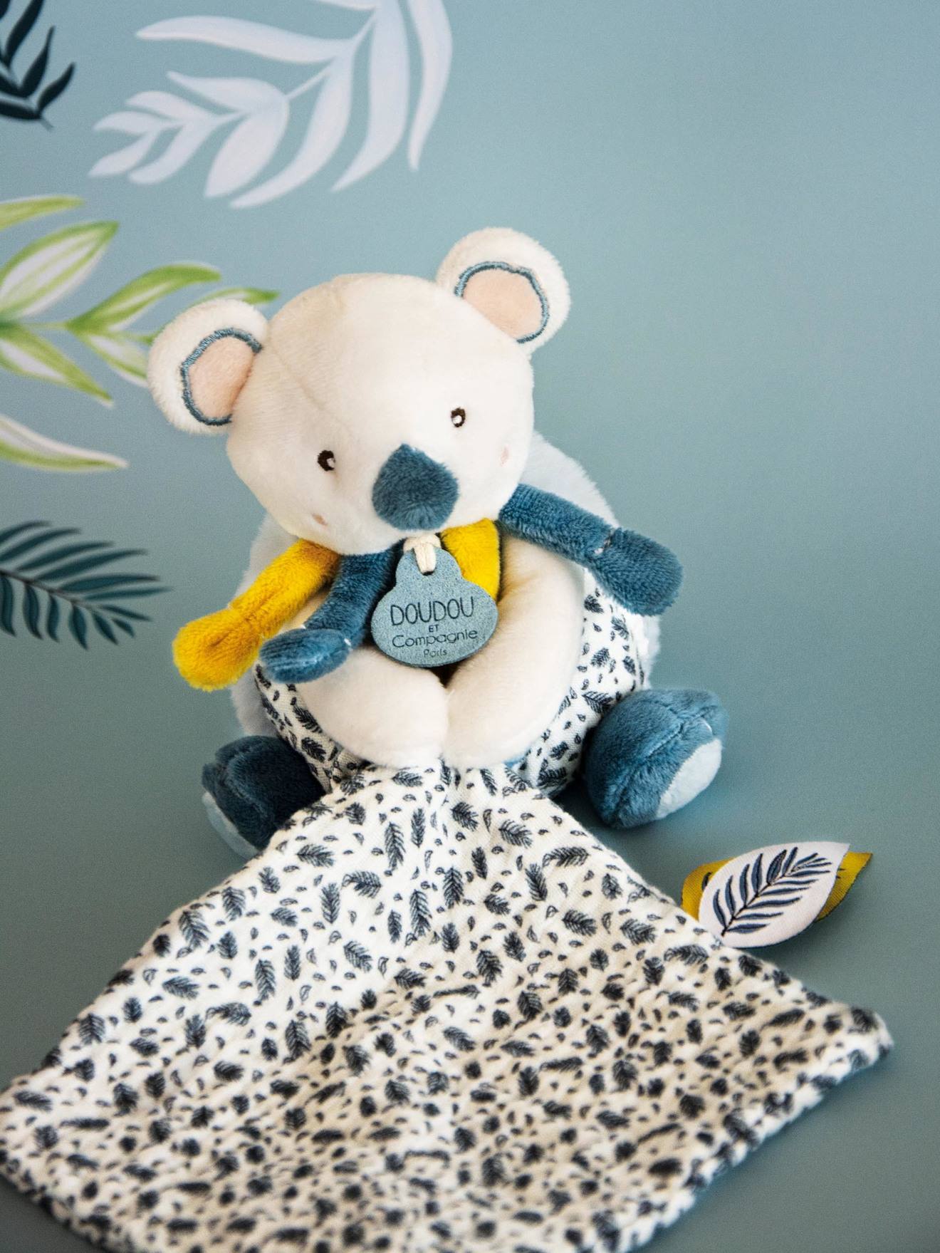Yoca de koala - pop met knuffel 15cm - DOUDOU ET COMPAGNIE blauw