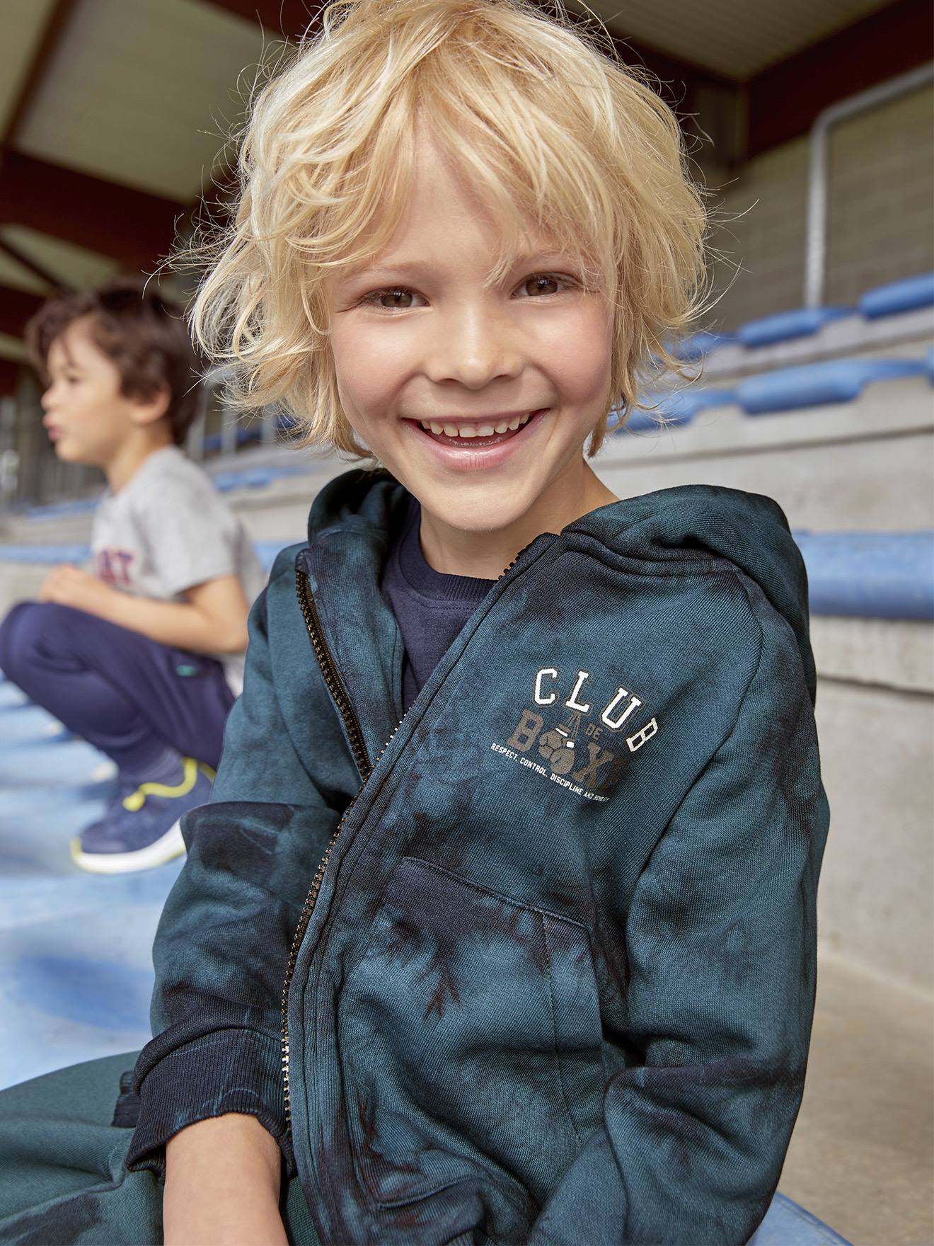 Jongenssportsweater "tie and dye" met rits en capuchon donkerblauw afbeelding
