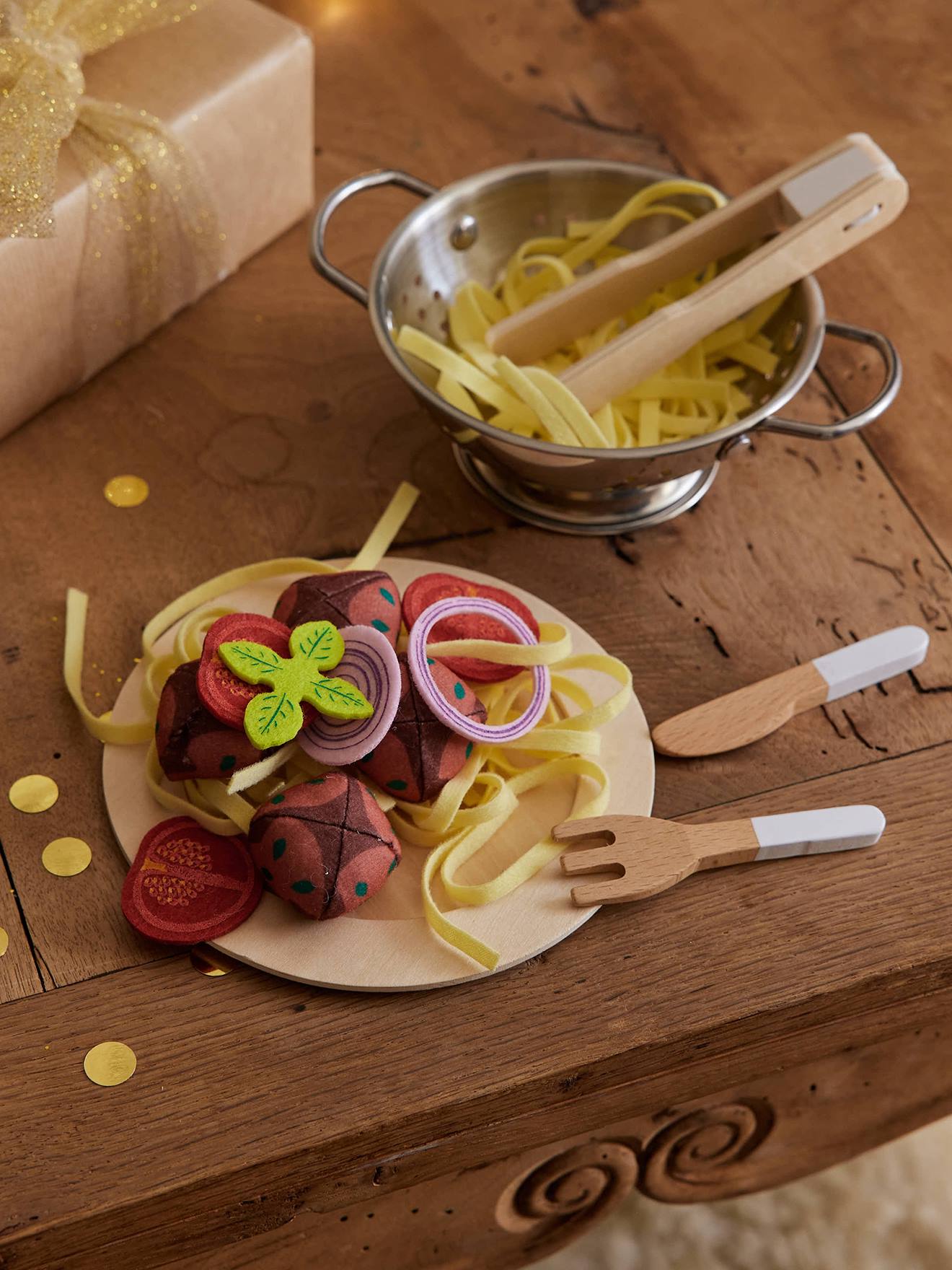 Spaghetti in FSC MIX®-hout en vilt geel