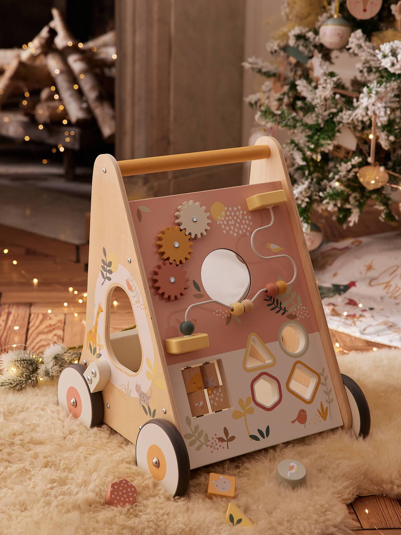 Loopwagen met houten remmen rozen
