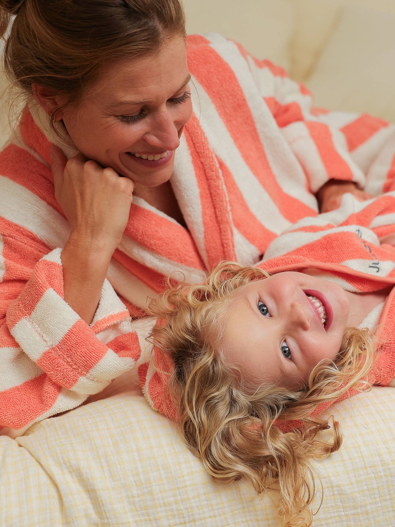 Gestreepte badjas voor volwassenen TRANSAT familie-capsulecollectie, personaliseerbaar, met gerecycled katoen roze, gestreept