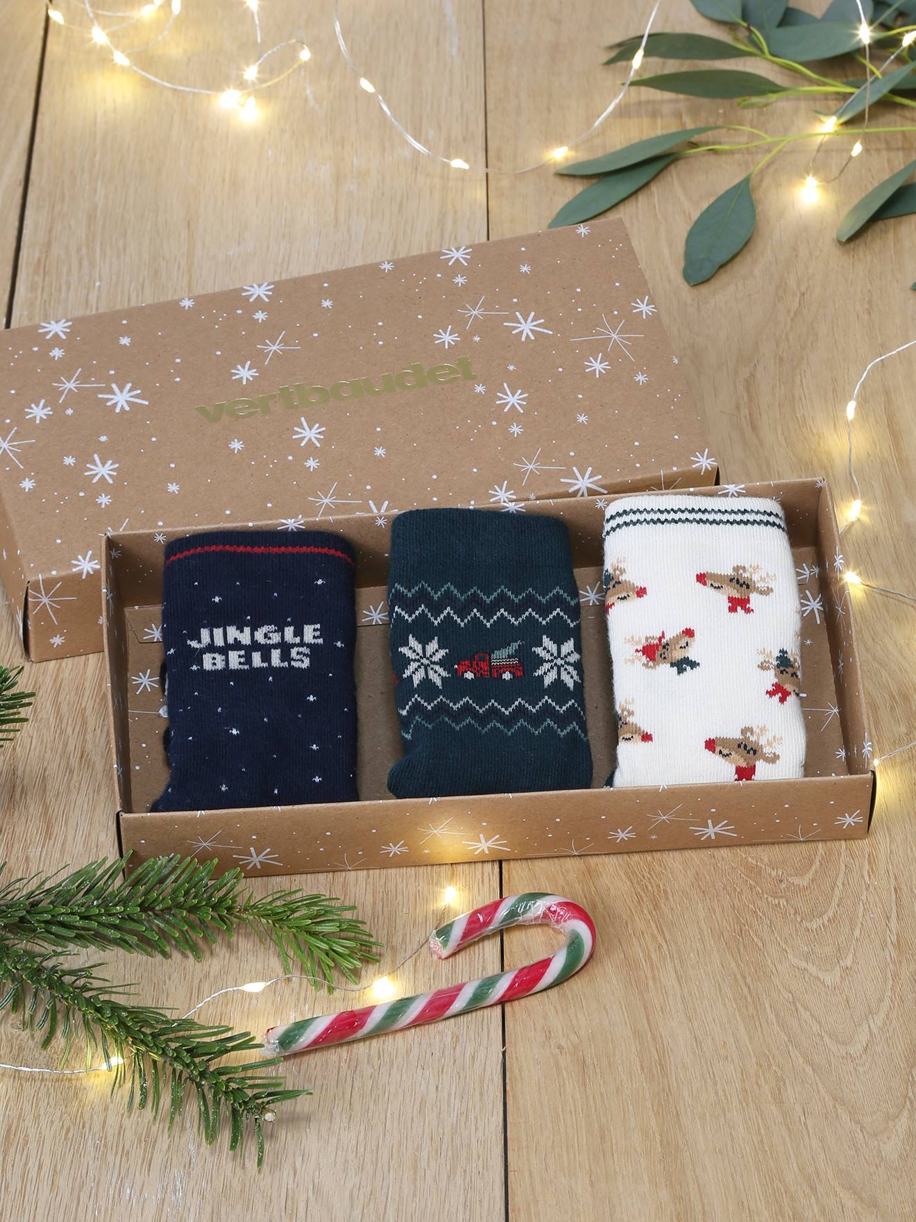 Set van 3 paar kerstsokken voor jongens. dennen