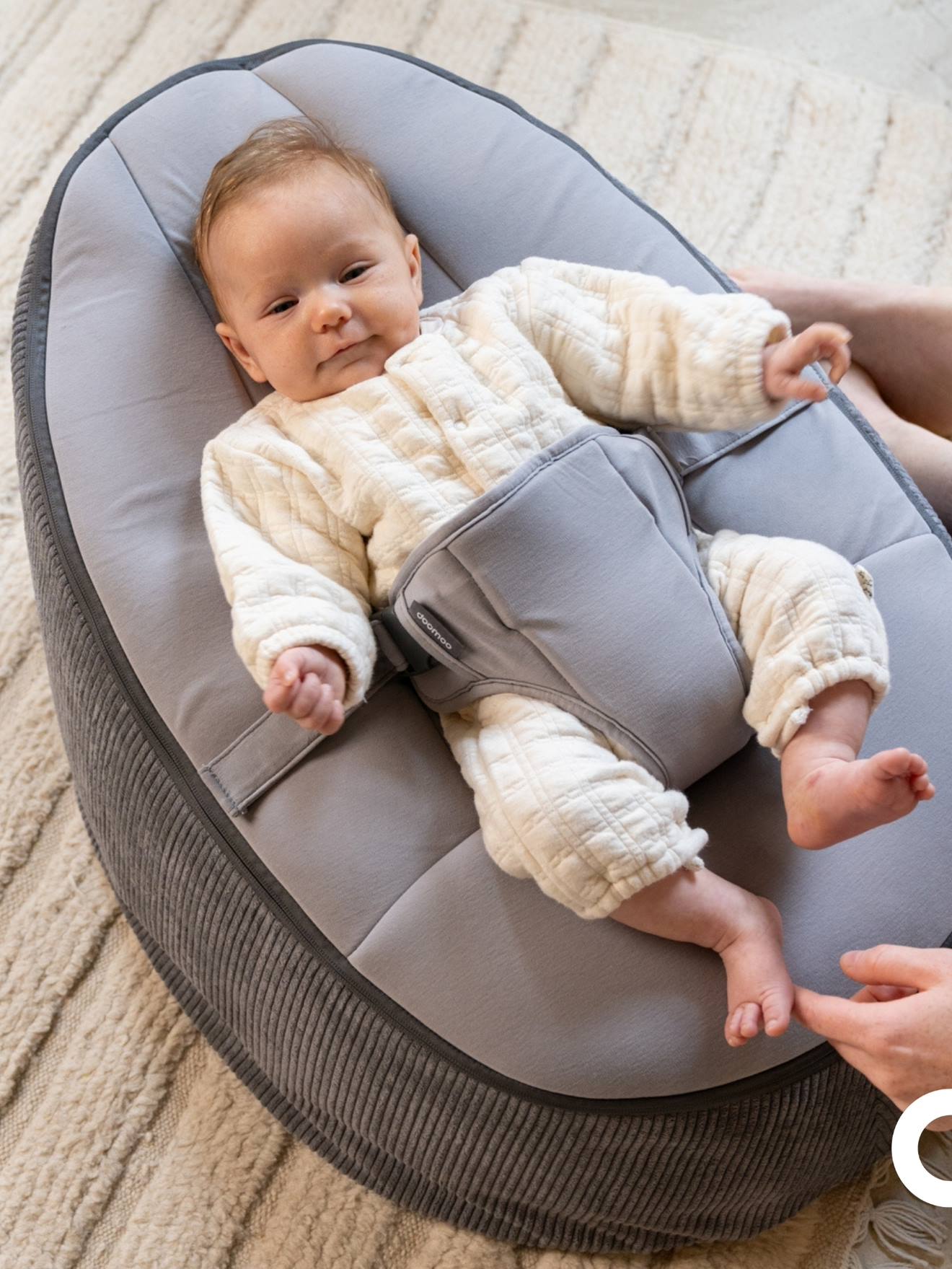 Doomoo Seat'n Grow – De Comfortabele en Evoluerende Zitzak voor Je Baby -Van Geboorte tot 25 kg - Oeko-tex microbeads - Anthracite