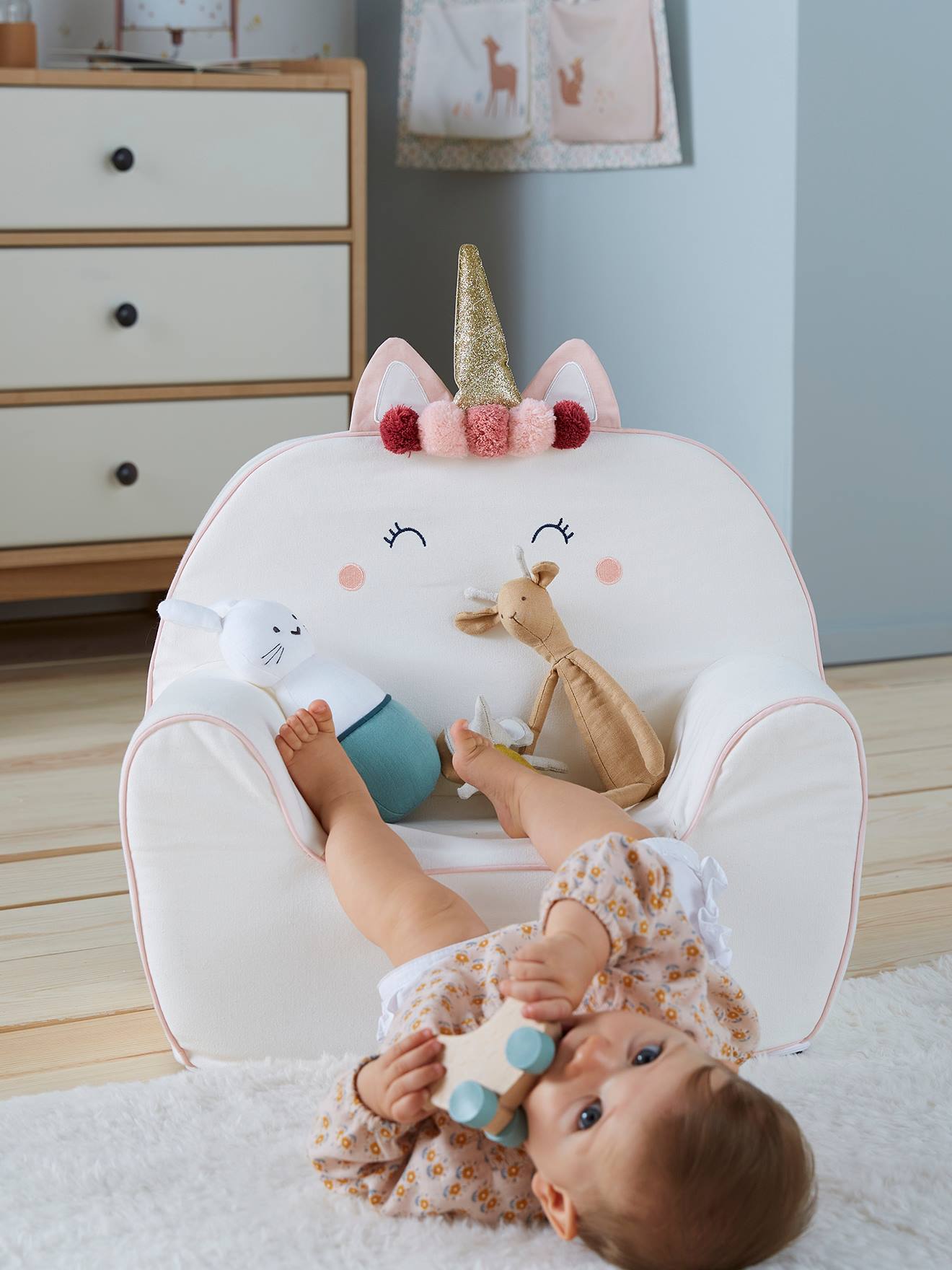 Eenhoornschuim fauteuil, aanpasbaar wit