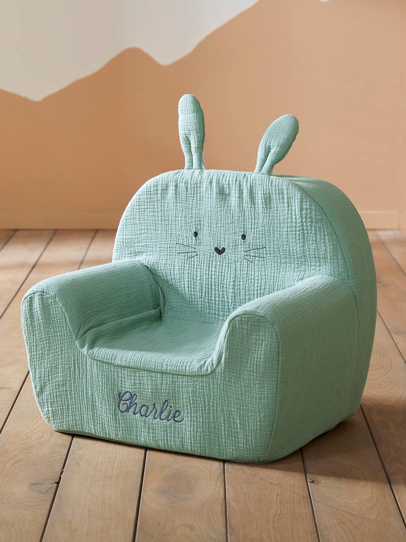 Personaliseerbaar schuimrubberen fauteuil Konijn groen